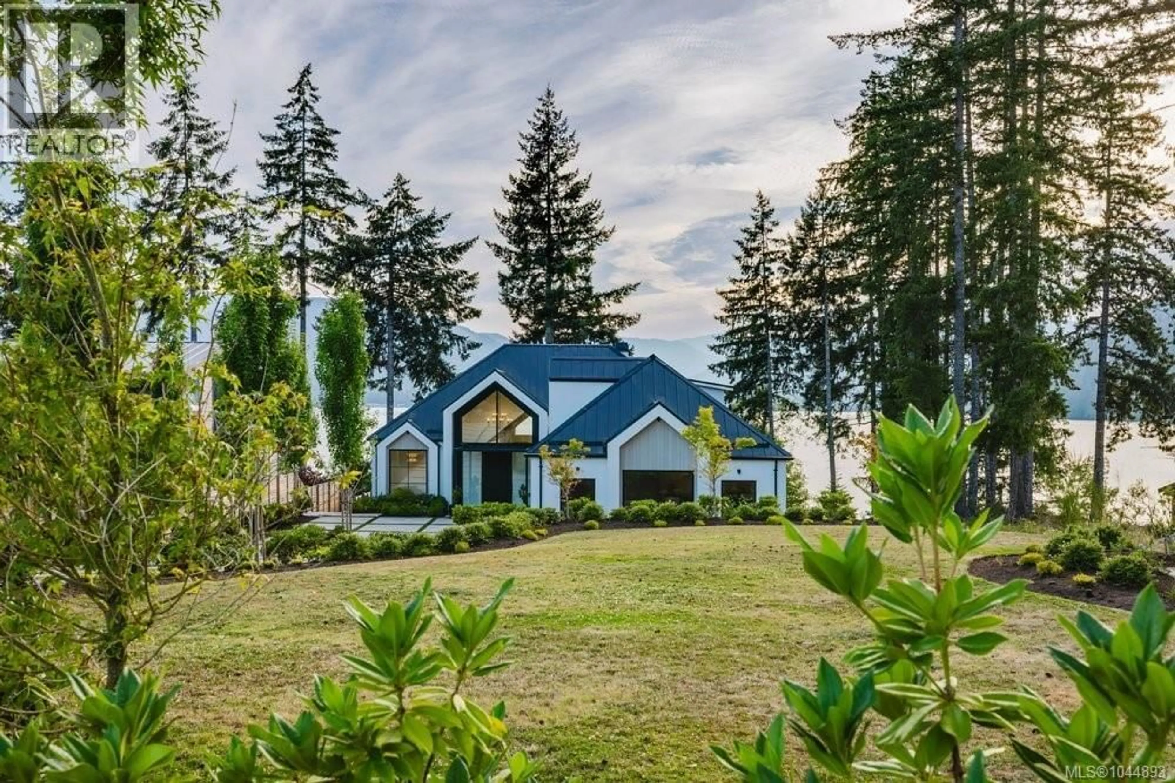 A pic from outside/outdoor area/front of a property/back of a property/a pic from drone, unknown for 7380 LAKEFRONT DRIVE, Lake Cowichan British Columbia V0R2G1
