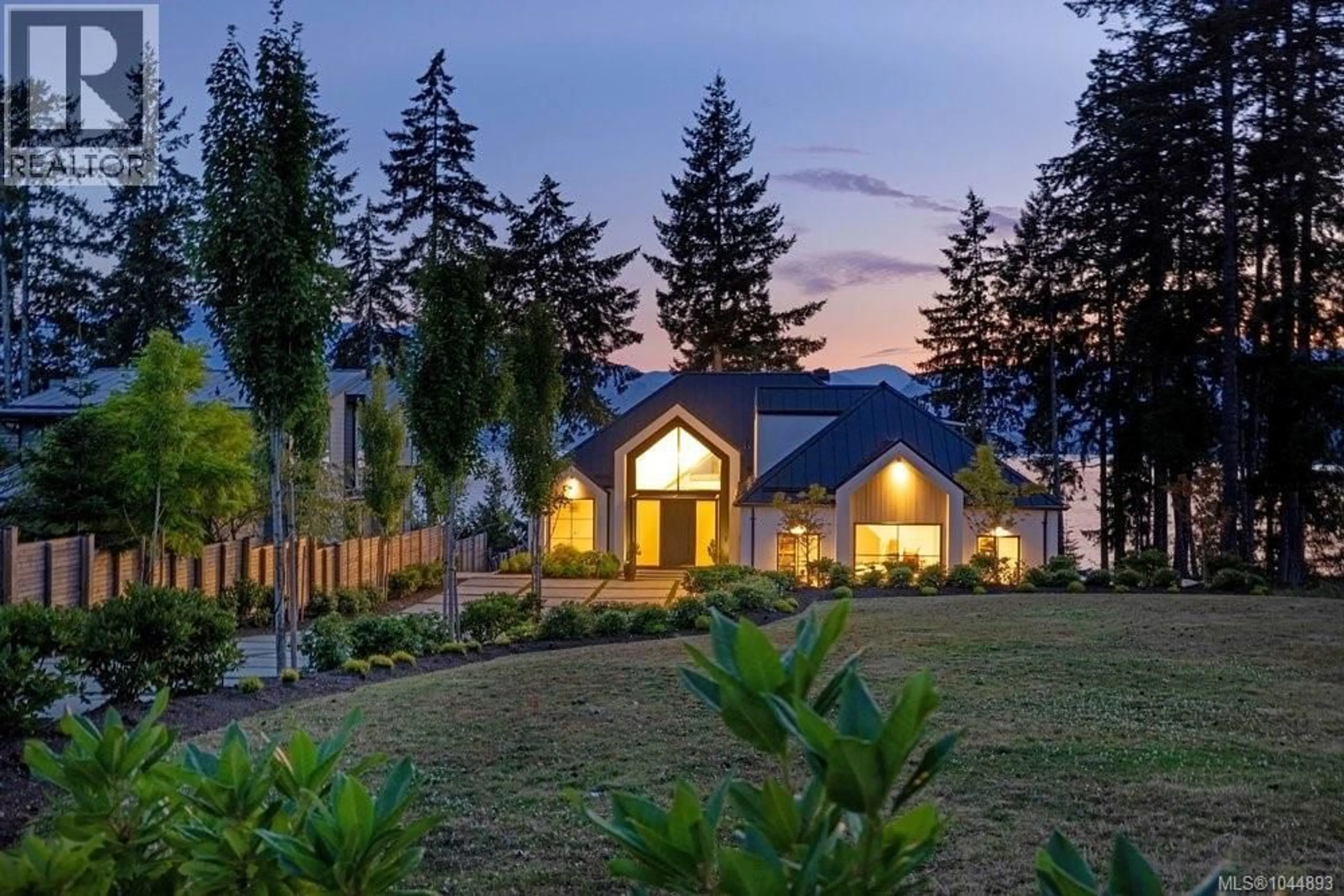 Patio, mountain view for 7380 LAKEFRONT DRIVE, Lake Cowichan British Columbia V0R2G1