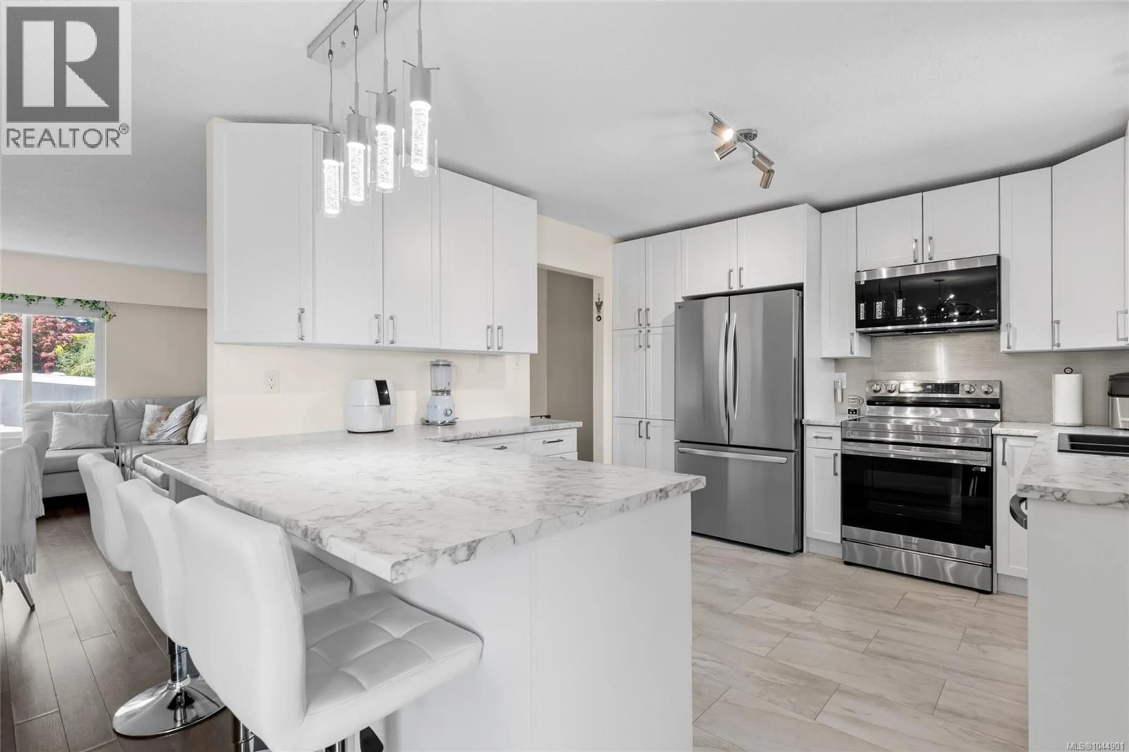 Open concept kitchen, ceramic/tile floor for 160 SAN FRISCO WAY, Nanaimo British Columbia V9S5H3
