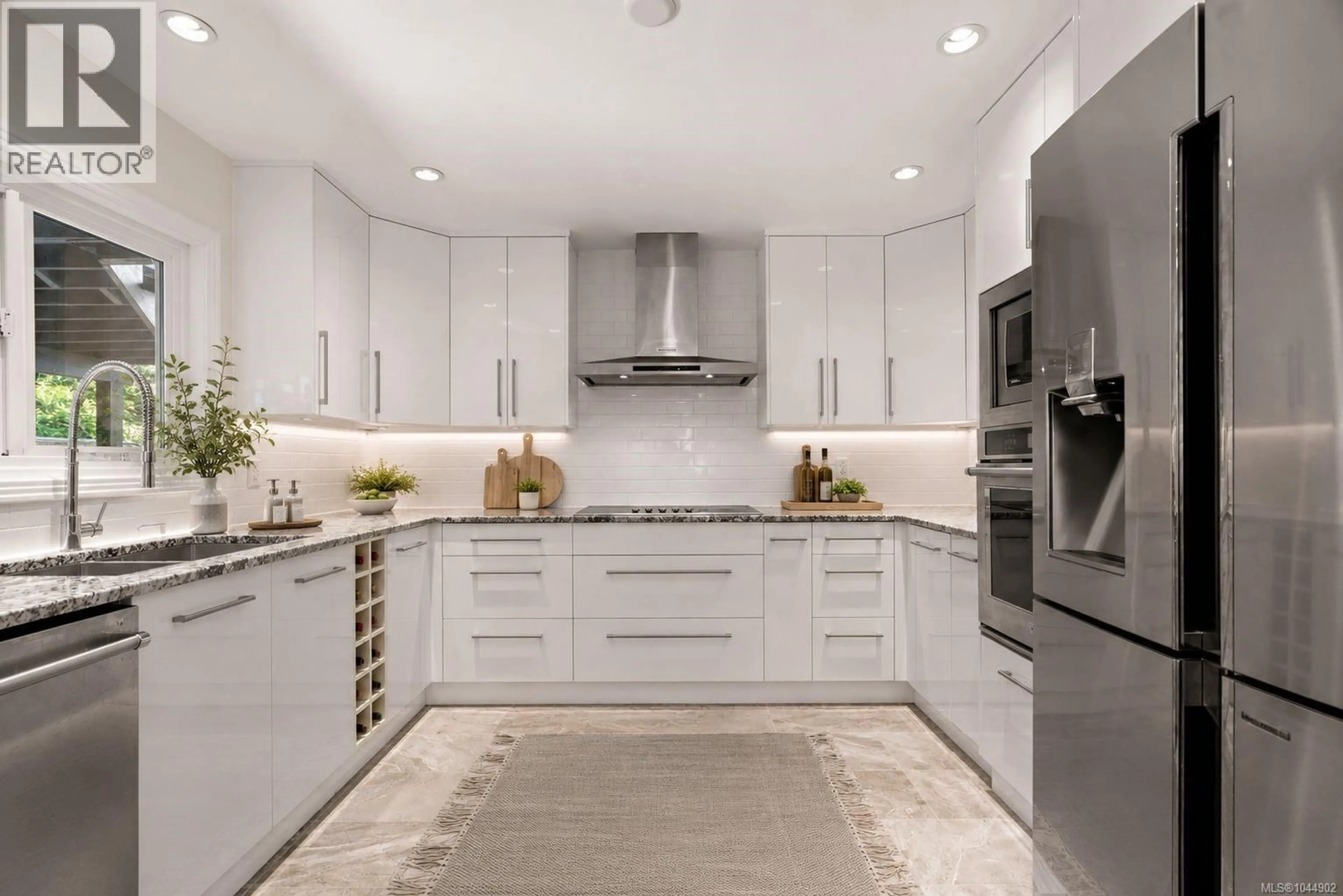 Contemporary kitchen, ceramic/tile floor for B - 4450 TYNDALL AVENUE, Saanich British Columbia V8N3S1