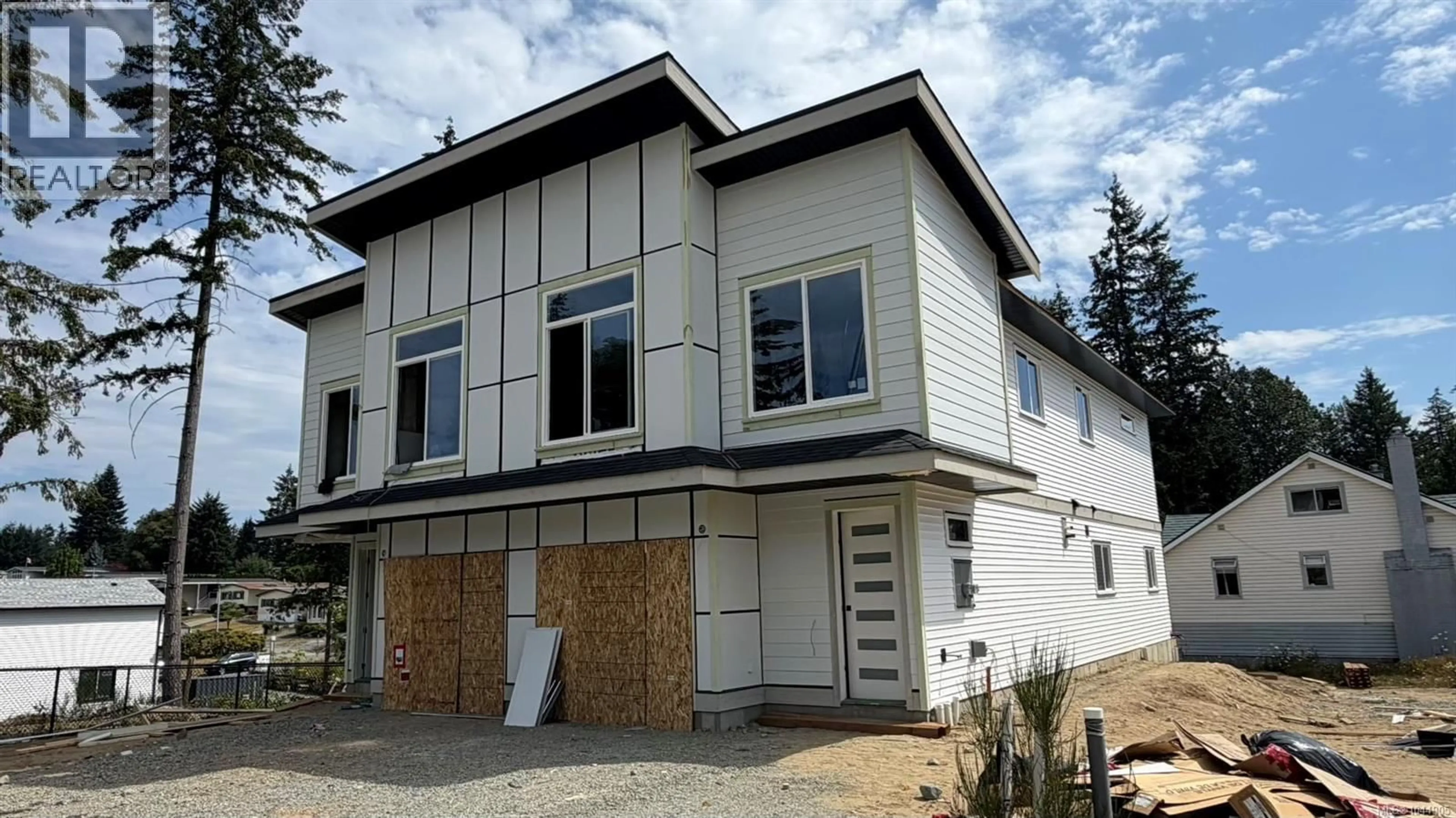 Home with vinyl exterior material, building for 2304 SPARROW LANE, Nanaimo British Columbia V9T3R7