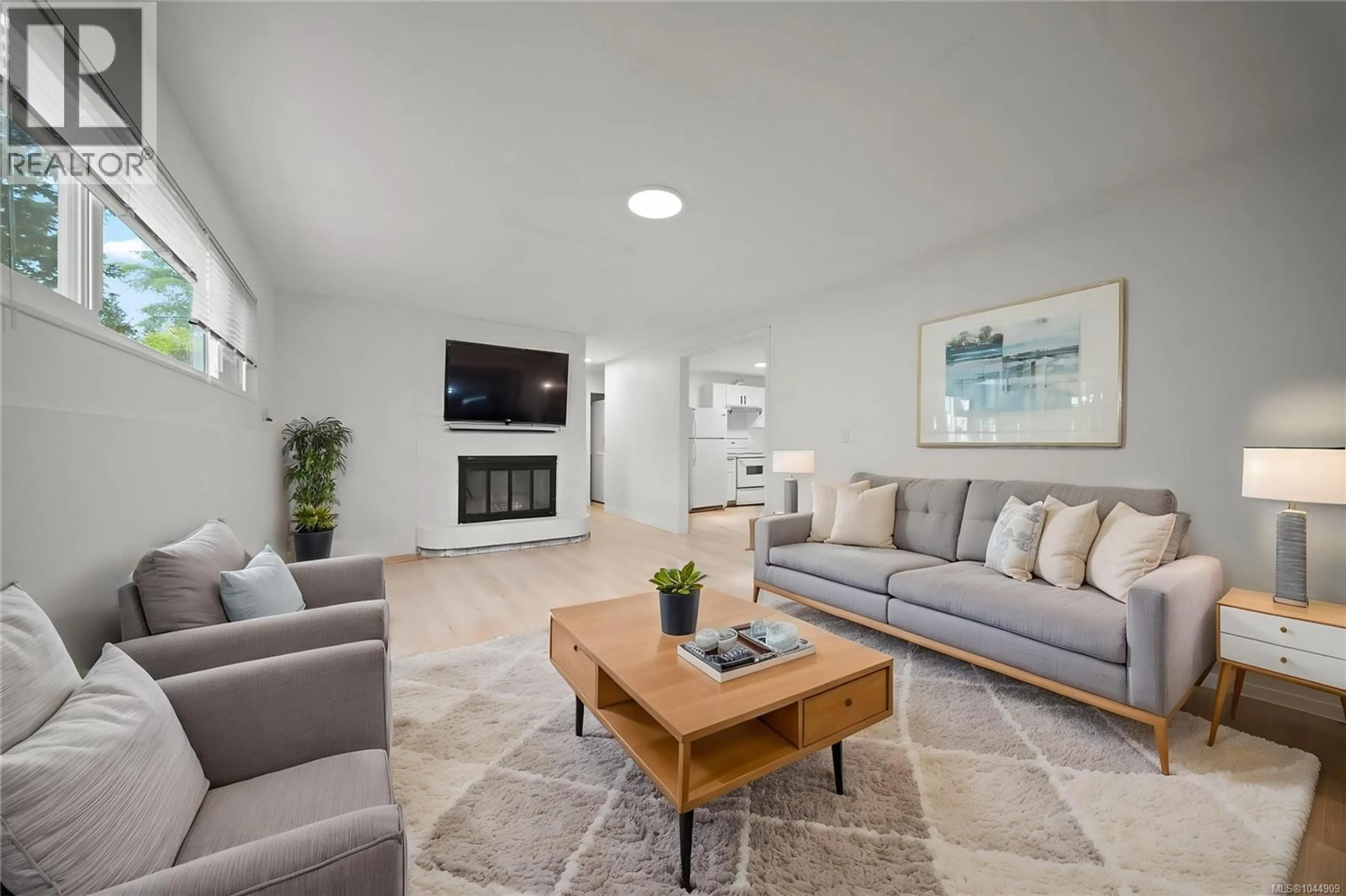 Living room with furniture, unknown for 5188 MAUREEN WAY, Nanaimo British Columbia V9T3Y2