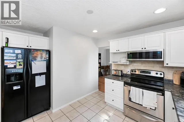2437 BENKO ROAD, Mill Bay 4
