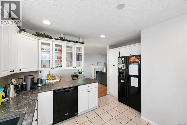 2437 BENKO ROAD, Mill Bay 5