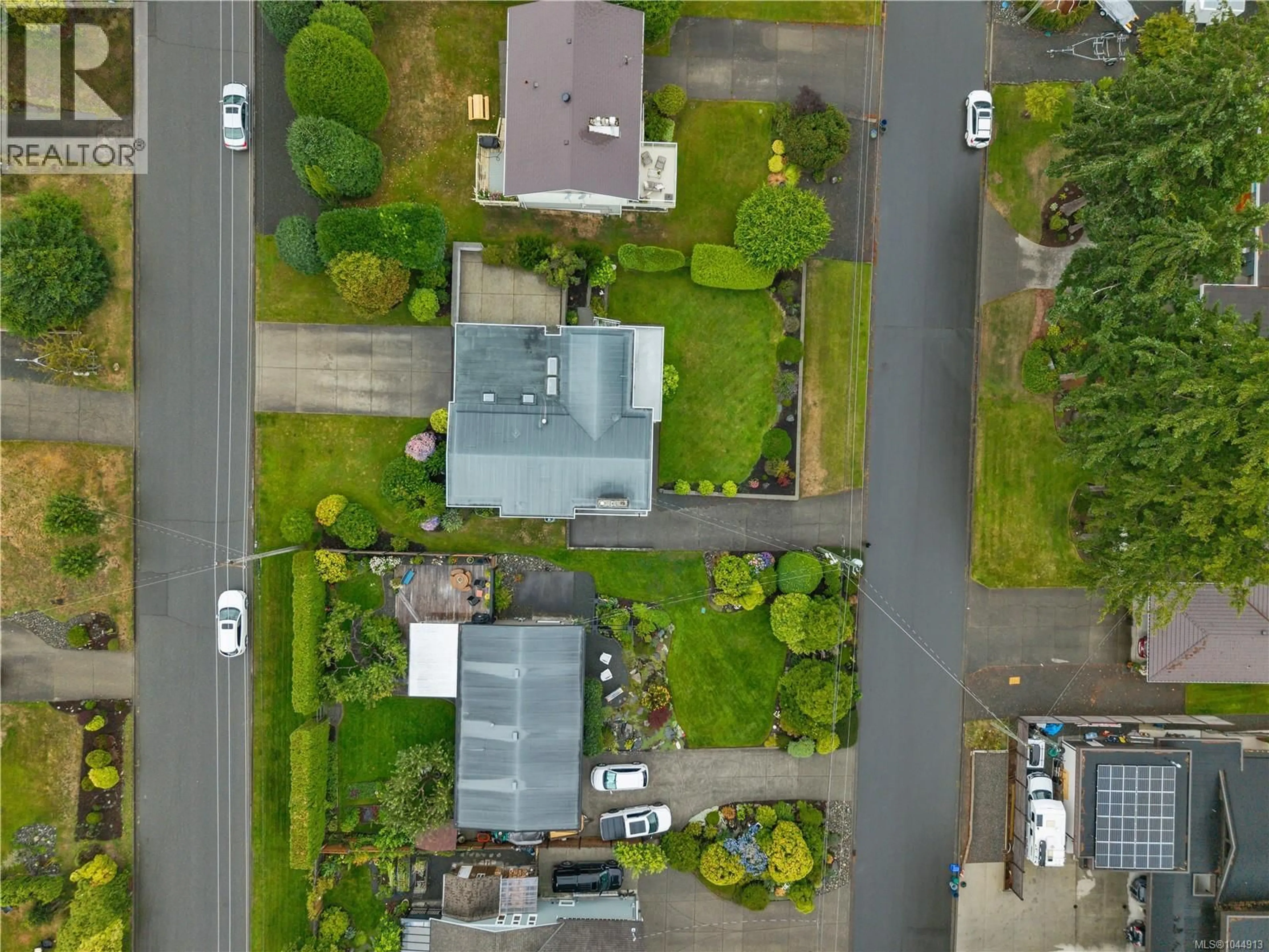 A pic from outside/outdoor area/front of a property/back of a property/a pic from drone, street for 783 GALERNO ROAD, Campbell River British Columbia V9W1H9