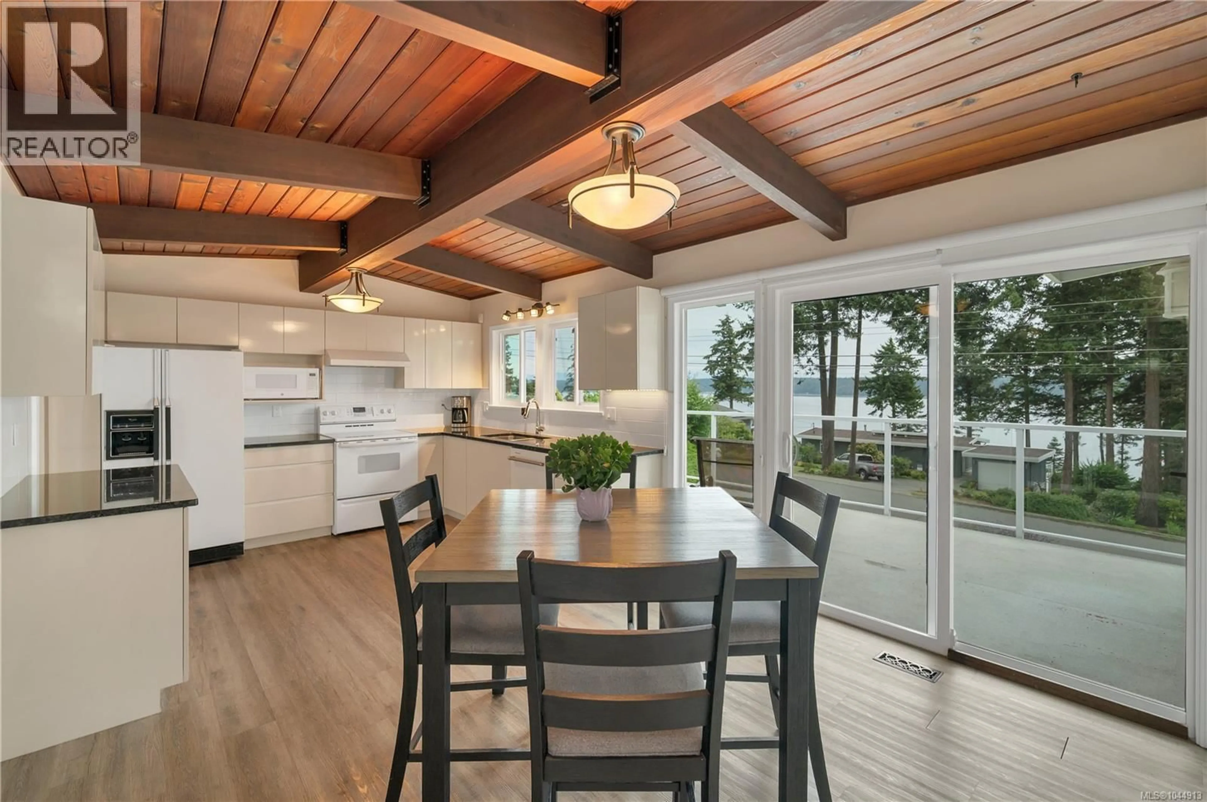 Open concept kitchen, wood/laminate floor for 783 GALERNO ROAD, Campbell River British Columbia V9W1H9