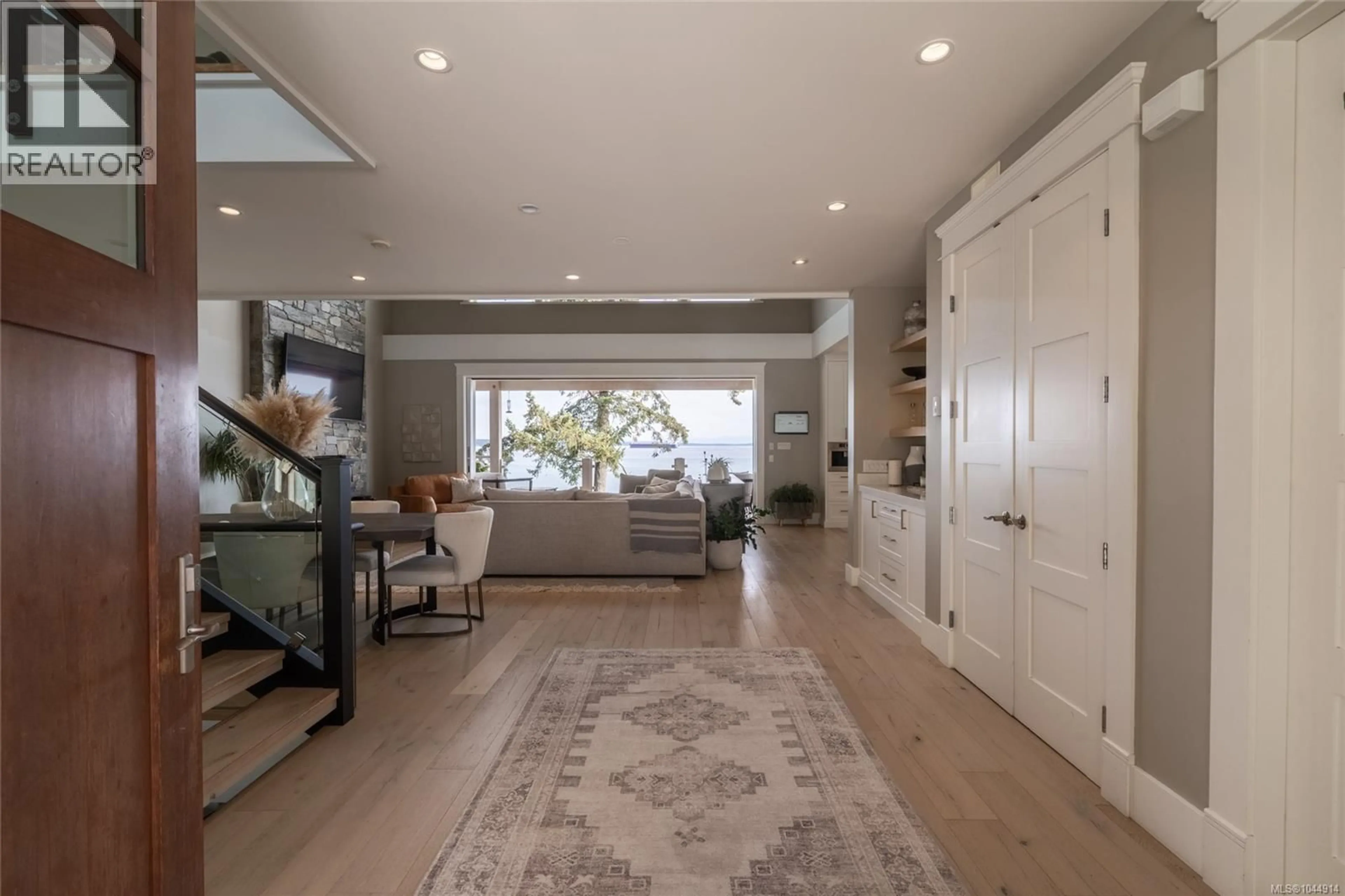 Indoor entryway for 3089 COOK STREET, Chemainus British Columbia V0R1K2