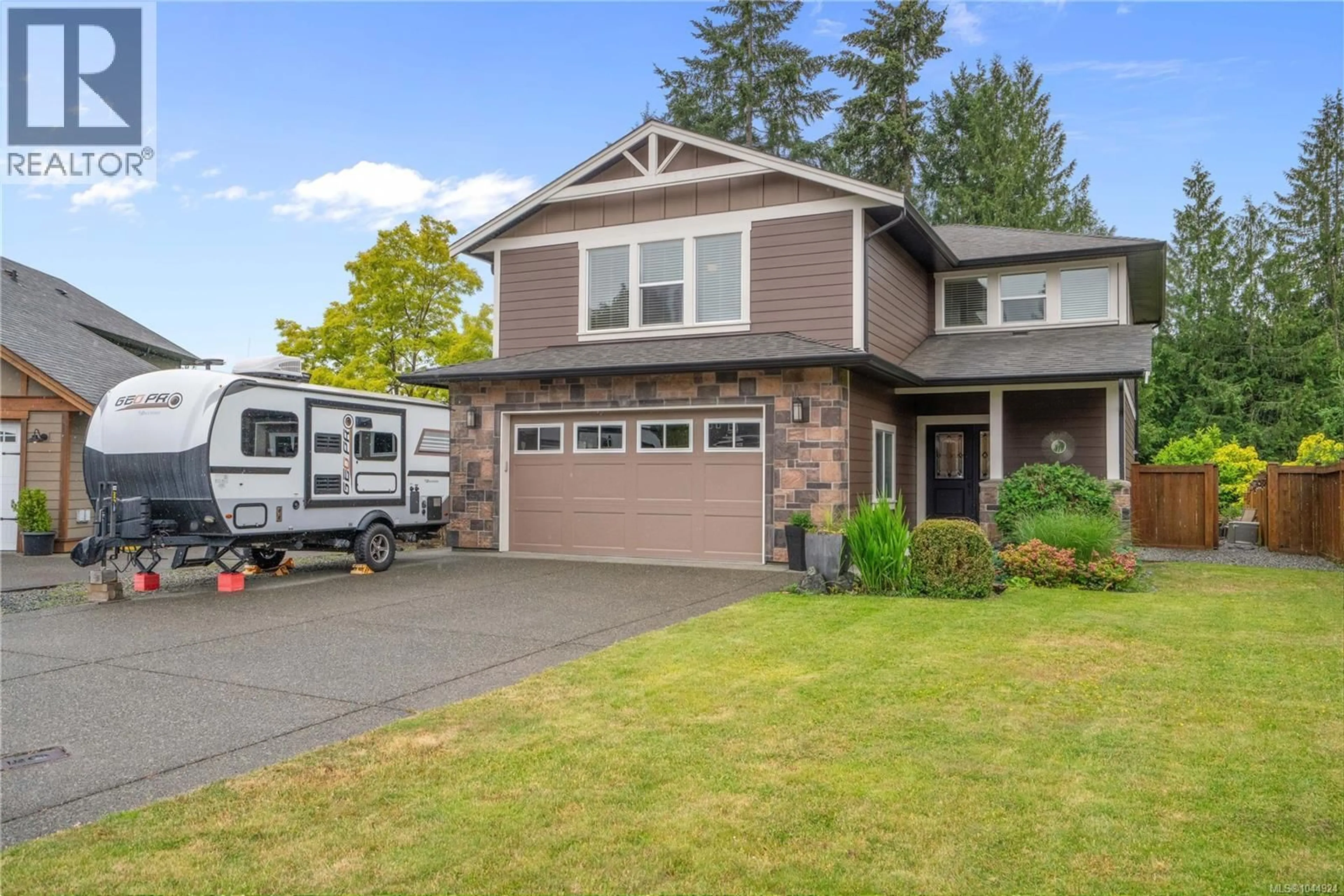 Home with vinyl exterior material, street for 3638 SOREN PLACE, Cobble Hill British Columbia V0R1L0