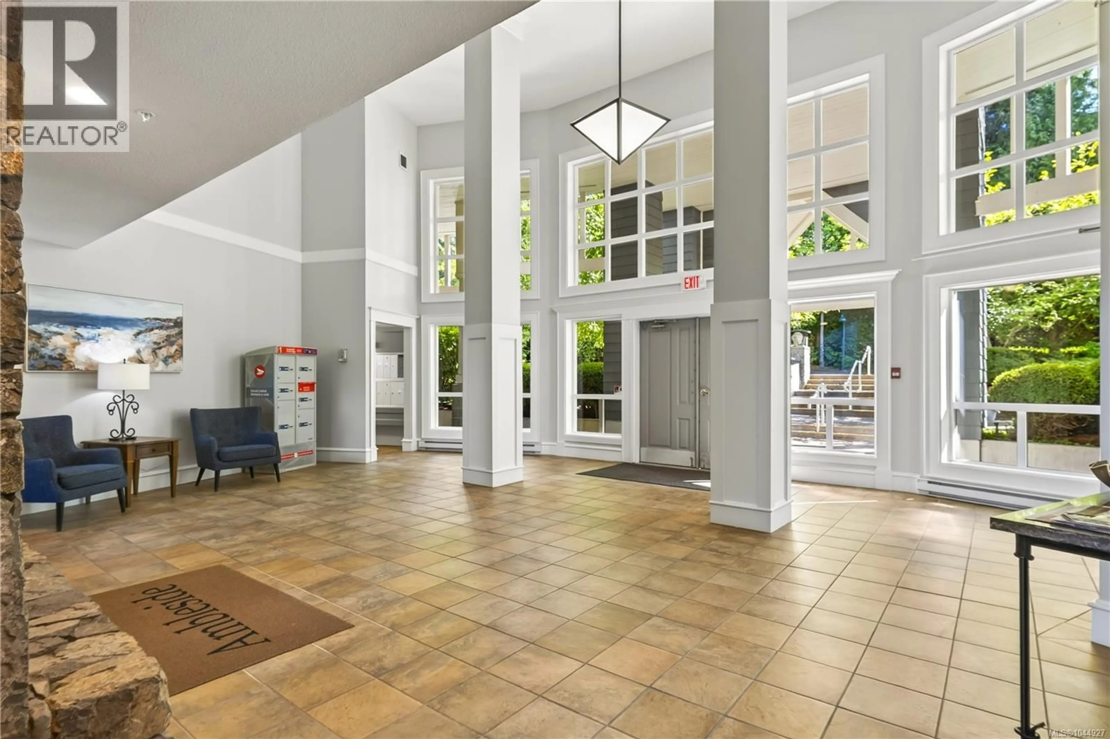Indoor foyer for 215 - 5650 EDGEWATER LANE, Nanaimo British Columbia V9T6K1