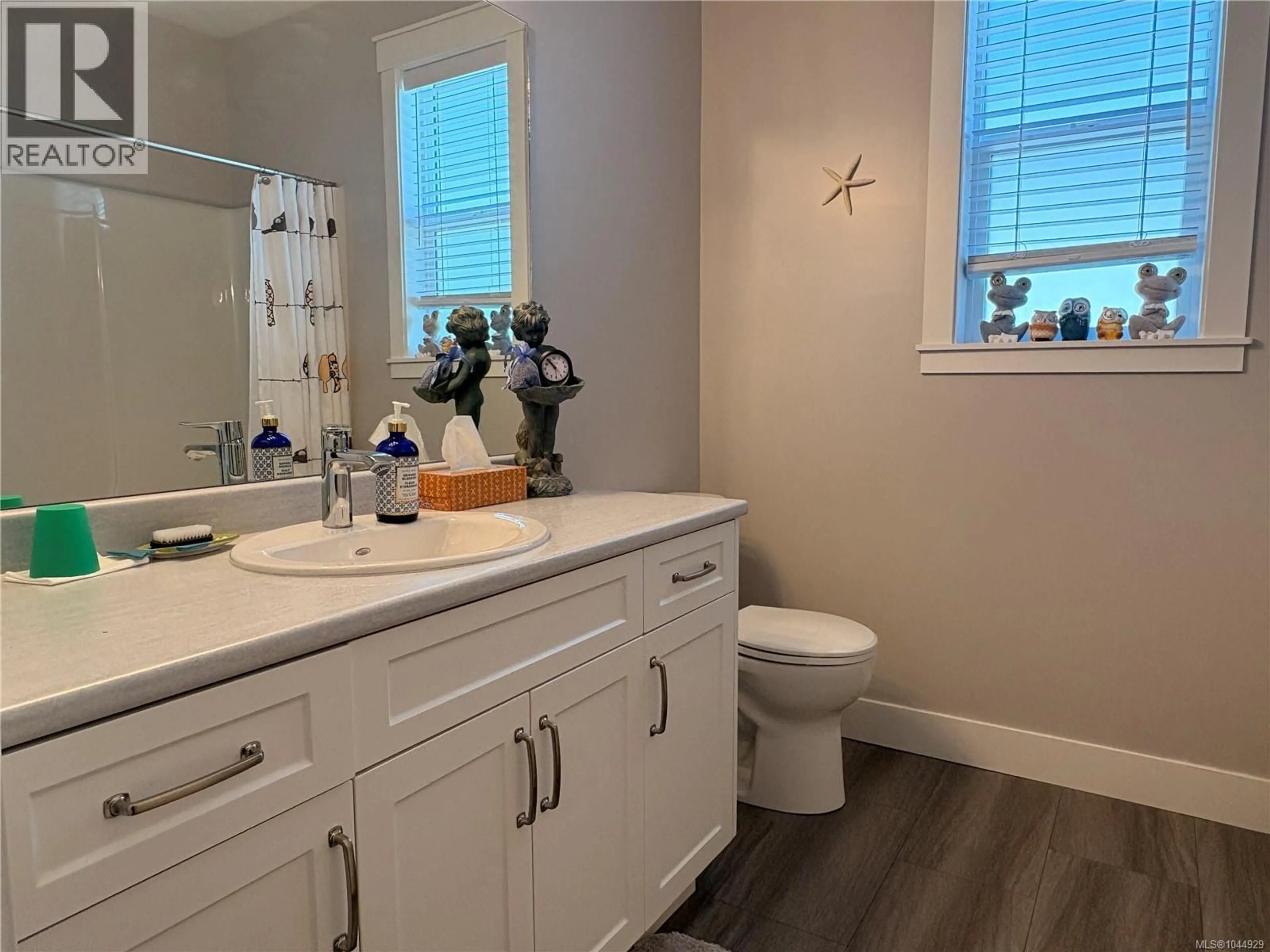 A pic of a room for 4 - 200 NIKOLA ROAD, Campbell River British Columbia V9W6H9