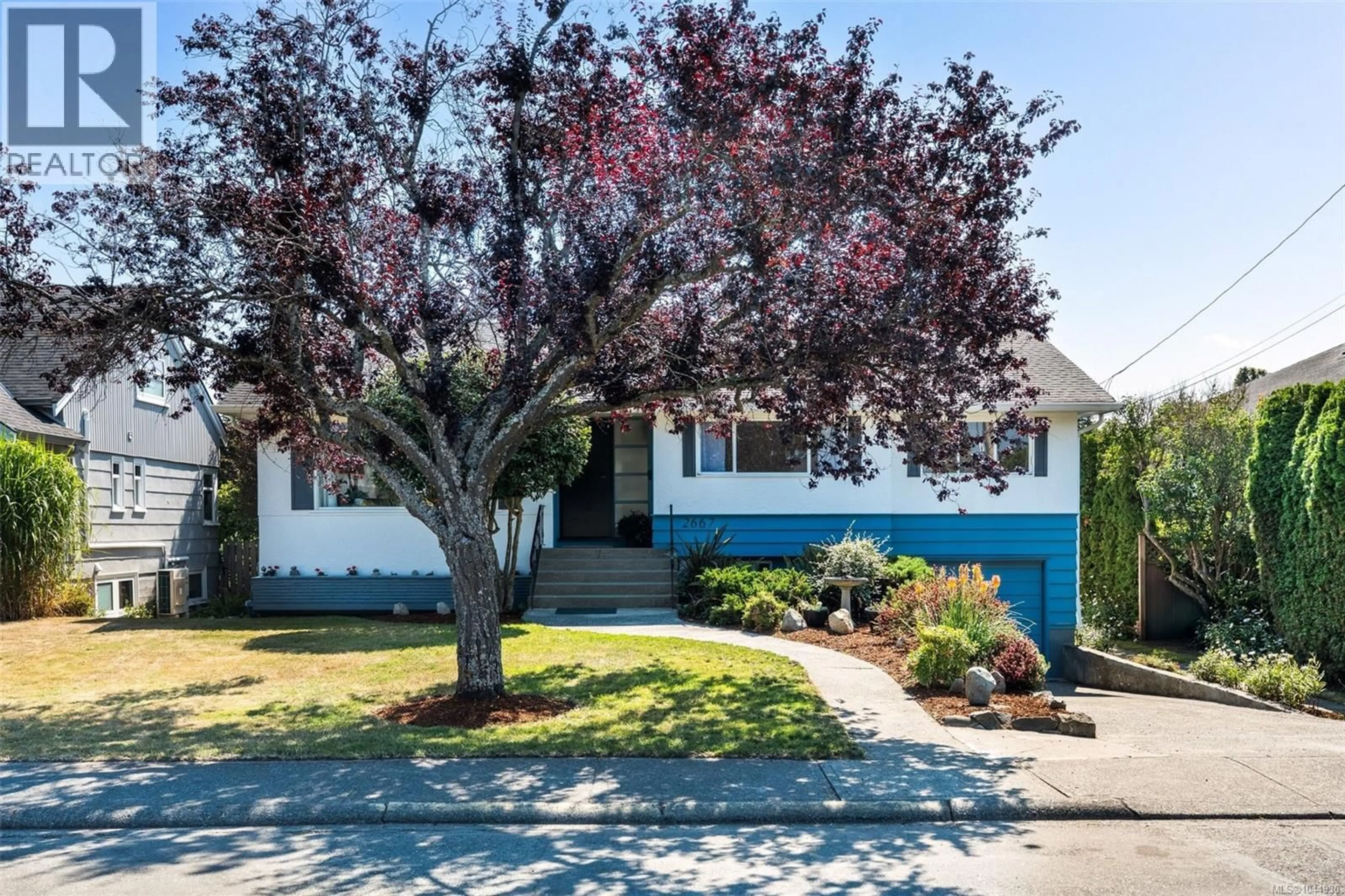 Home with vinyl exterior material, street for 2667 DUNLEVY STREET, Oak Bay British Columbia V8R5Z3