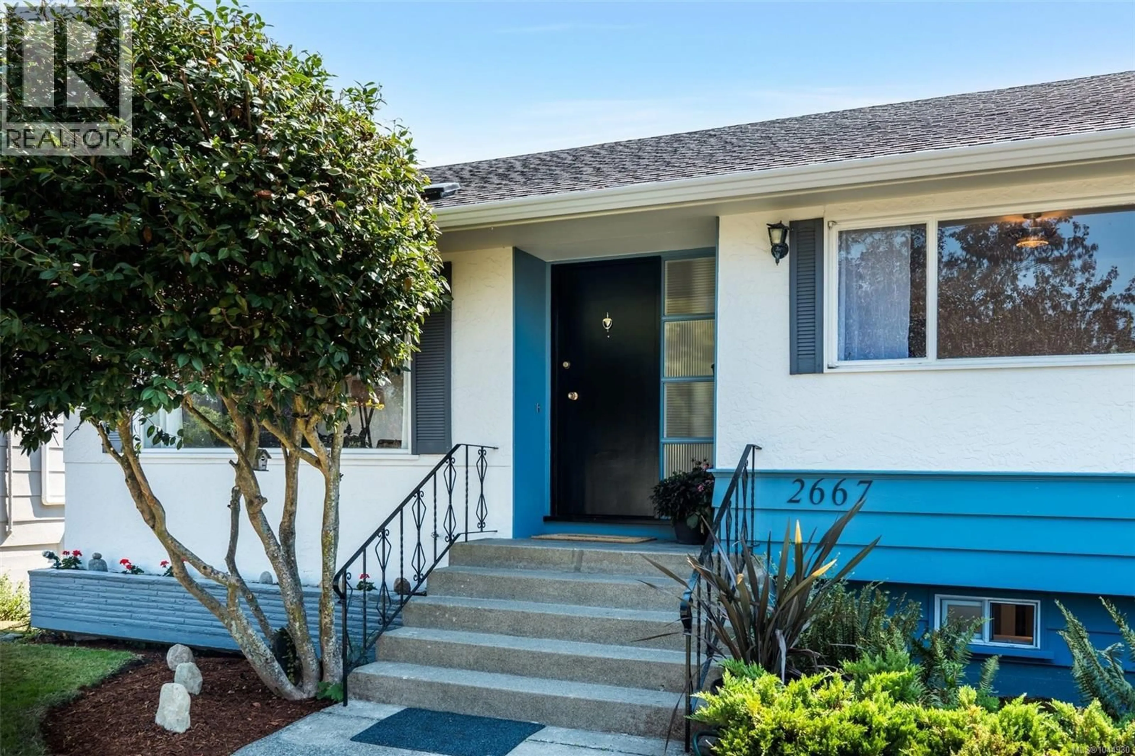Home with vinyl exterior material, street for 2667 DUNLEVY STREET, Oak Bay British Columbia V8R5Z3