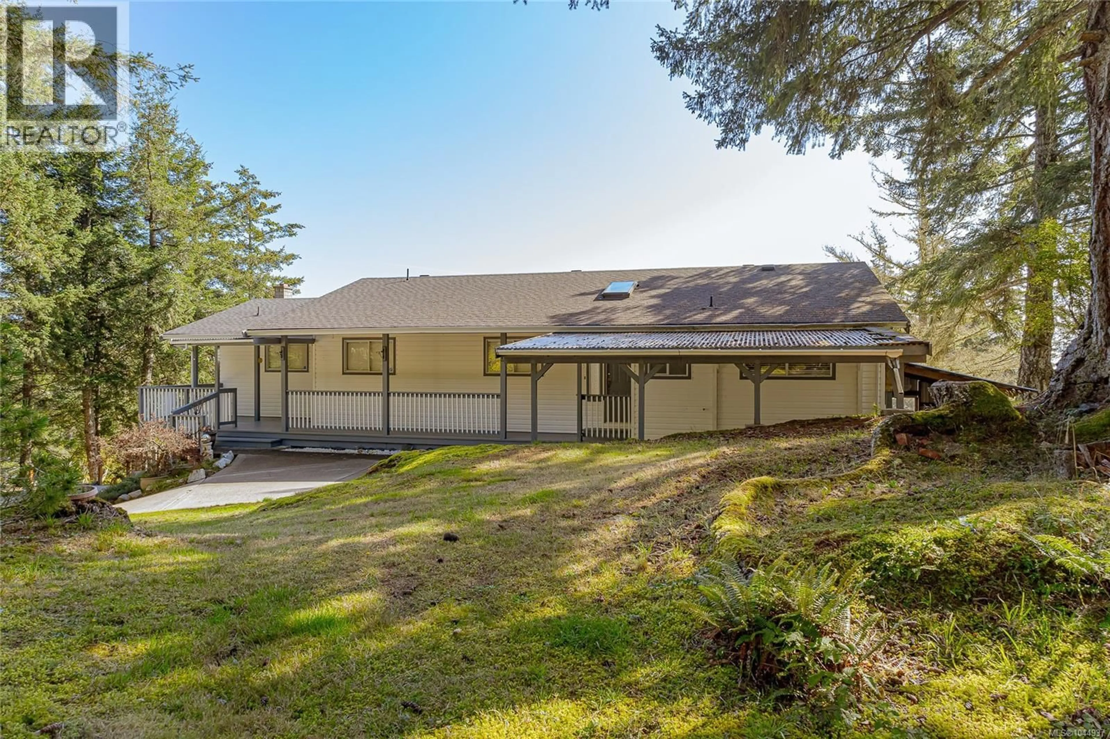 A pic from outside/outdoor area/front of a property/back of a property/a pic from drone, unknown for 2270 HENLYN DRIVE, Sooke British Columbia V9Z0N5