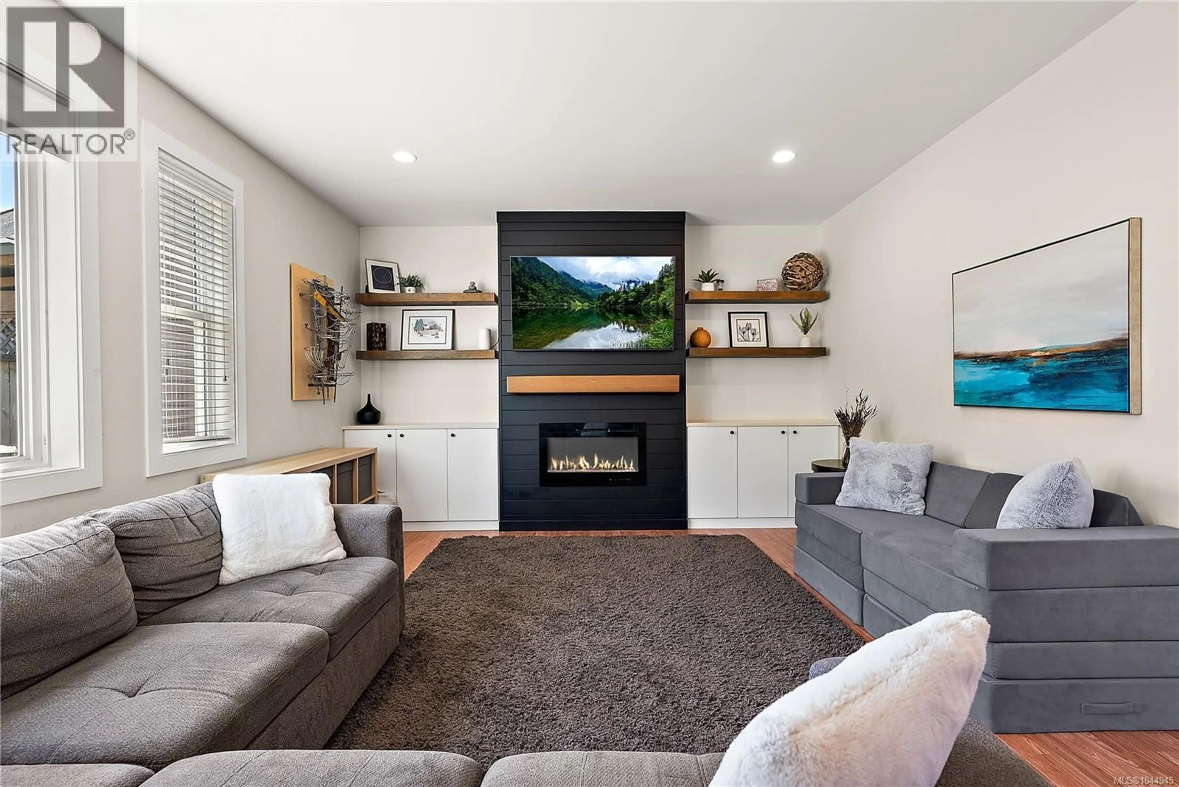 Living room with furniture, unknown for 2167 PYRITE DRIVE, Sooke British Columbia V9Z0L8