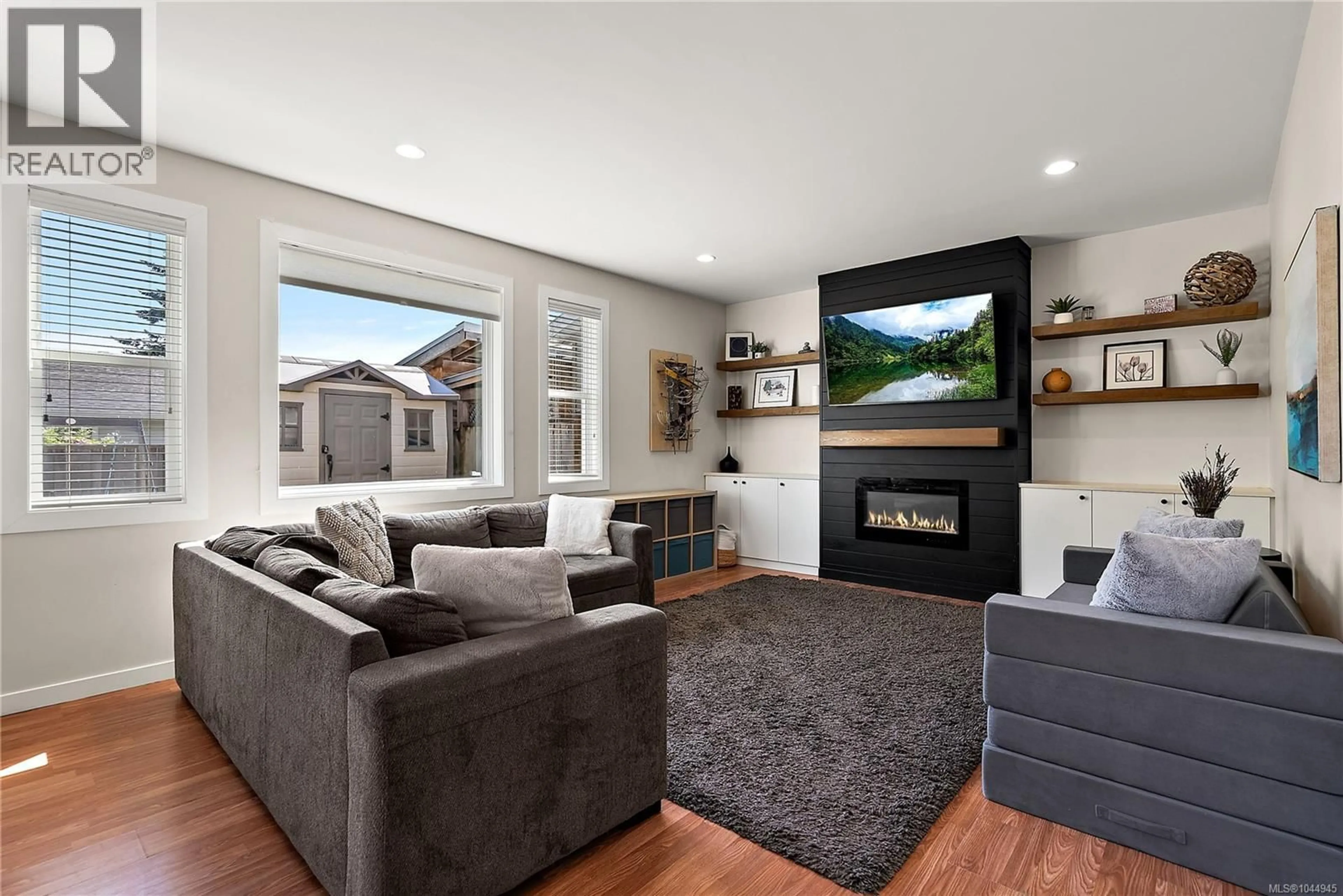 Living room with furniture, unknown for 2167 PYRITE DRIVE, Sooke British Columbia V9Z0L8