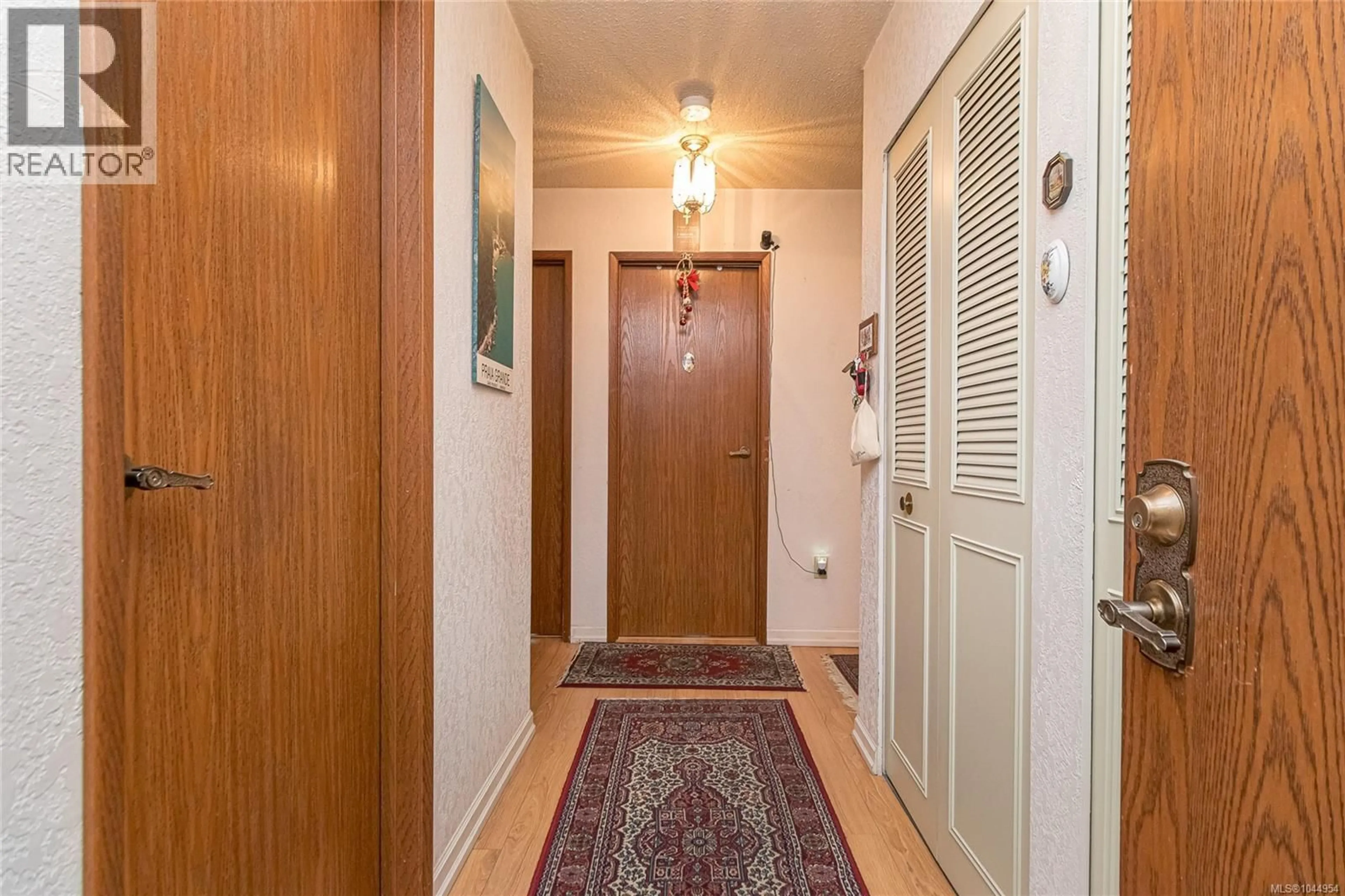 Indoor entryway for 312 - 1545 PANDORA AVENUE, Victoria British Columbia V8R6R1