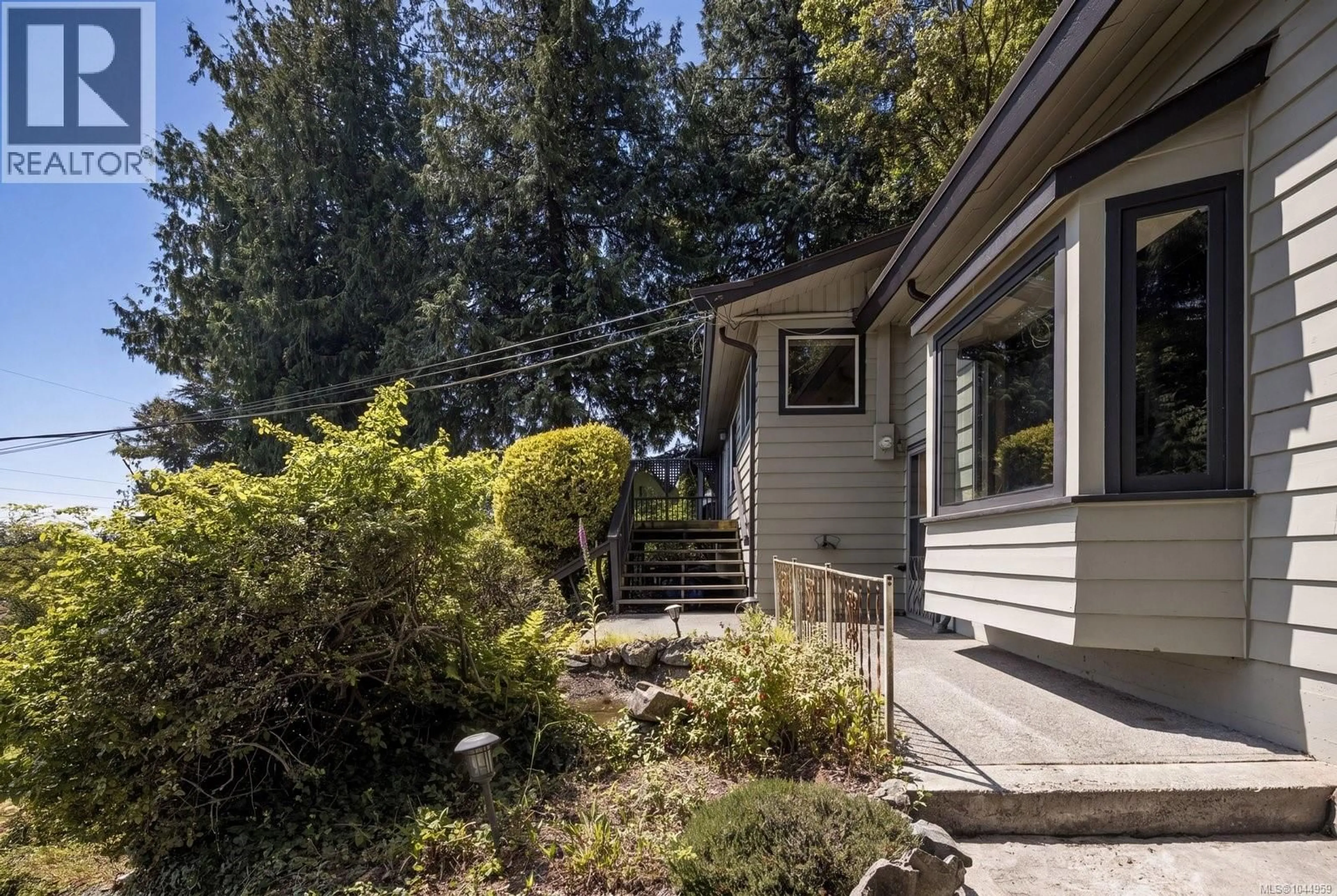 Unknown for 4950 LOCHSIDE DRIVE, Saanich British Columbia V8Y2E4