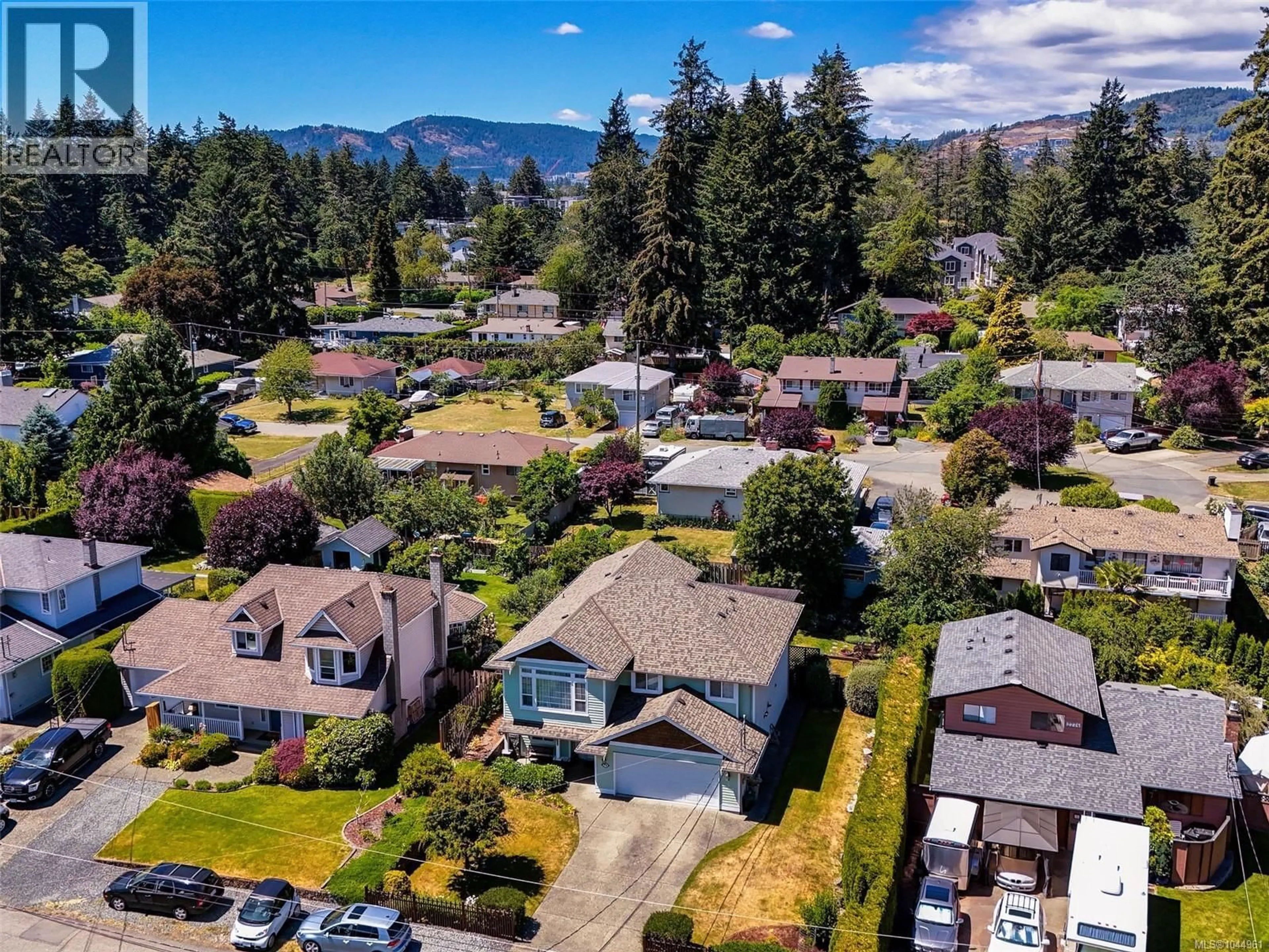 A pic from outside/outdoor area/front of a property/back of a property/a pic from drone, unknown for 2776 KRISTINA PLACE, Langford British Columbia V9B5C4