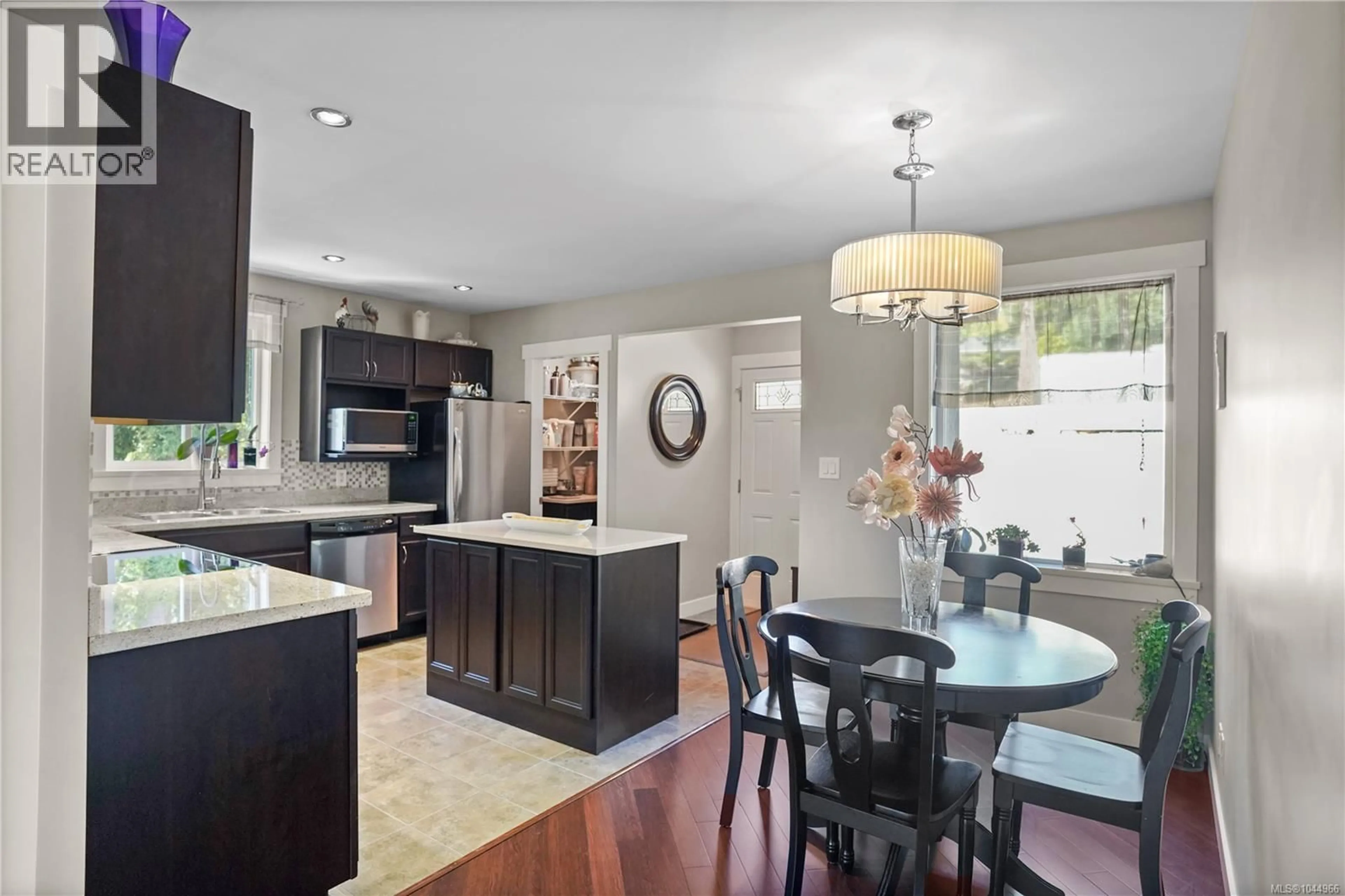 Open concept kitchen, unknown for 1084 TATLOW ROAD, North Saanich British Columbia V8L5P3