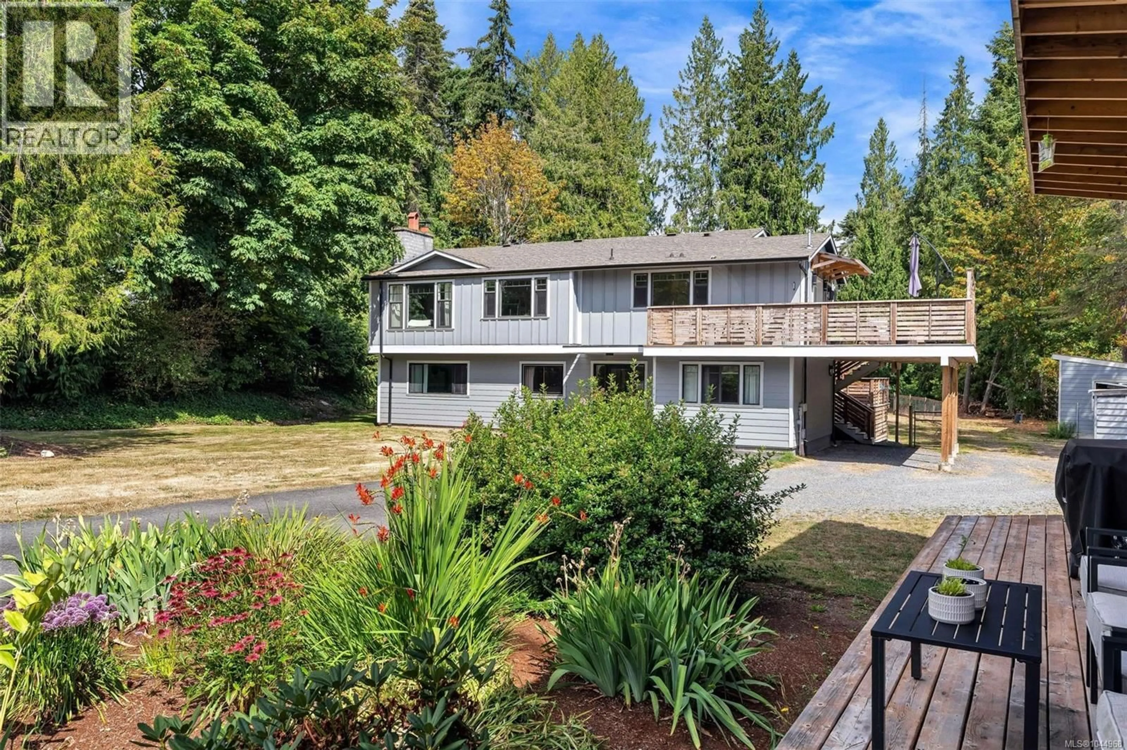A pic from outside/outdoor area/front of a property/back of a property/a pic from drone, unknown for 1127 STUART CRESCENT, Cobble Hill British Columbia V8H0H2