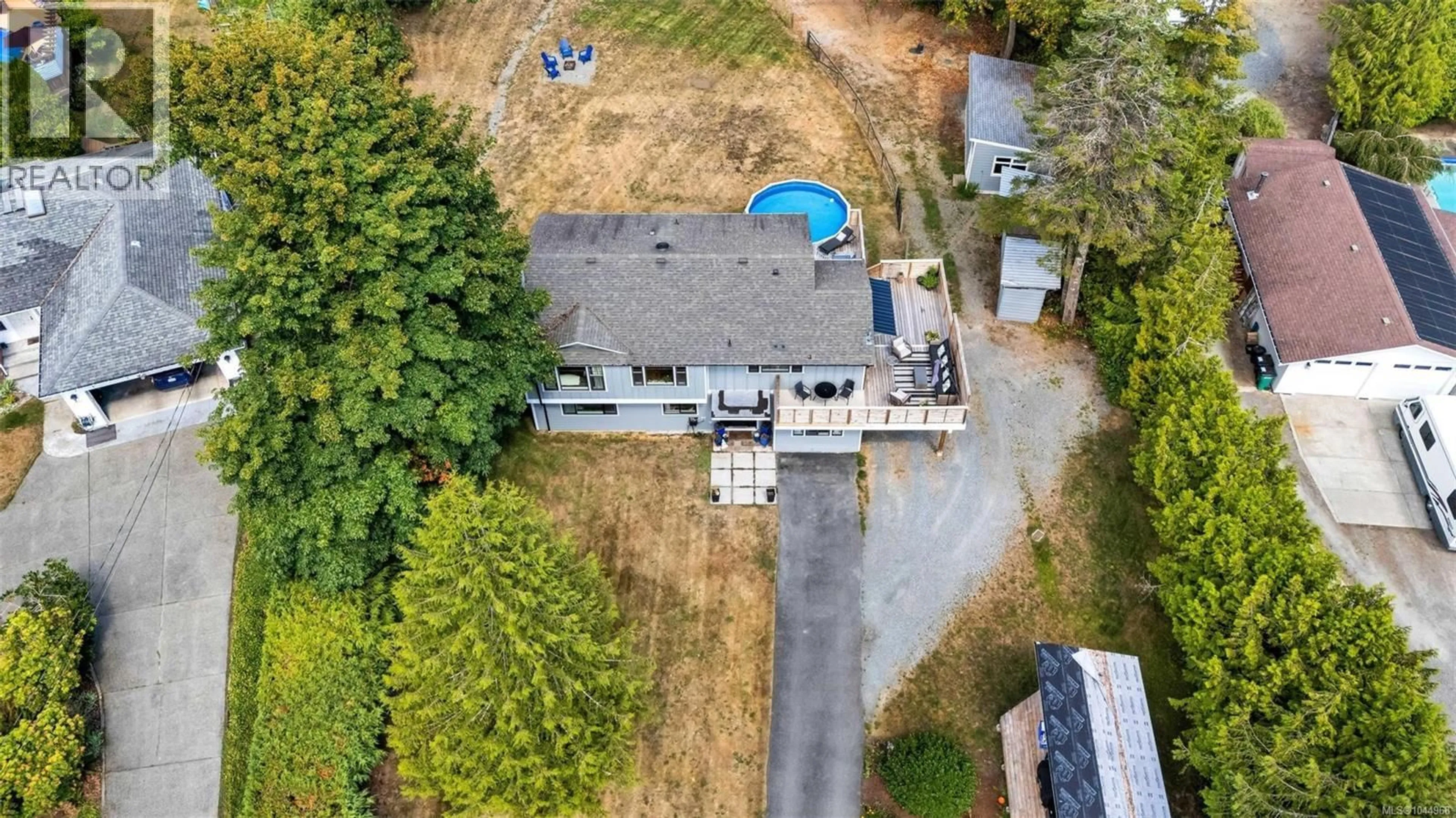 A pic from outside/outdoor area/front of a property/back of a property/a pic from drone, unknown for 1127 STUART CRESCENT, Cobble Hill British Columbia V8H0H2