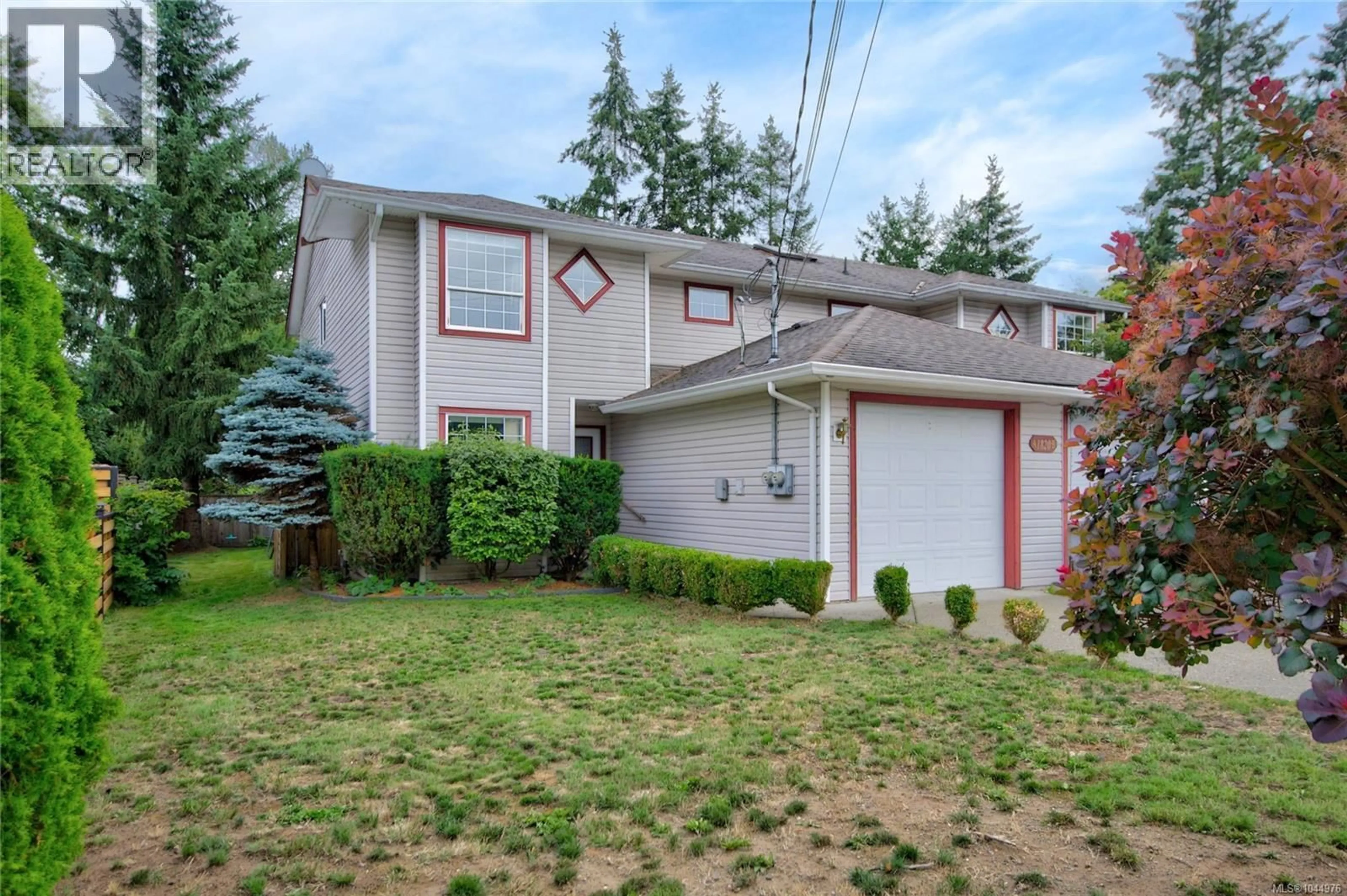 Home with vinyl exterior material, street for A - 1820 1ST STREET, Courtenay British Columbia V9N6V5