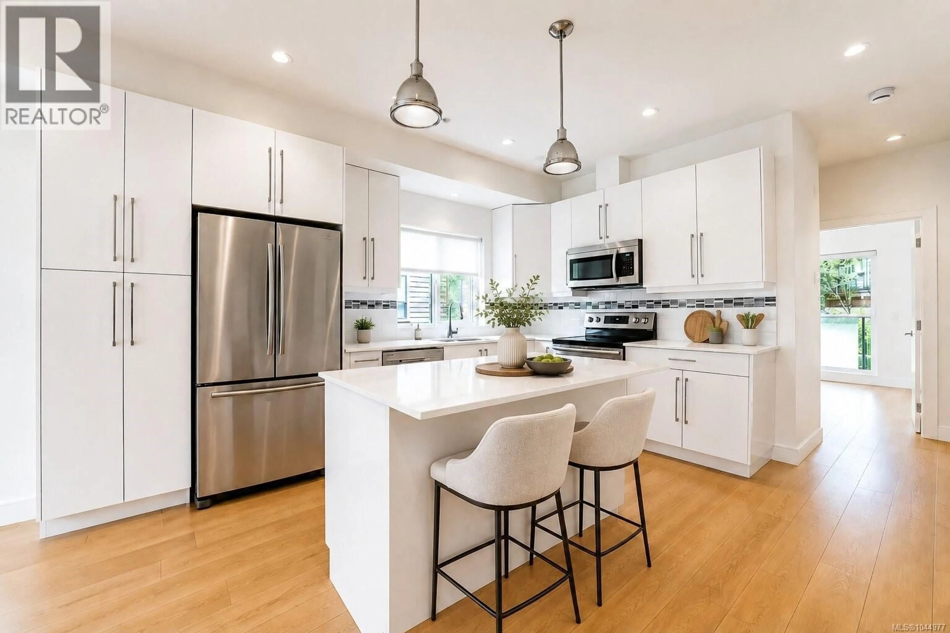 Contemporary kitchen, unknown for 157 - 300 PHELPS AVENUE, Langford British Columbia V9B6L3