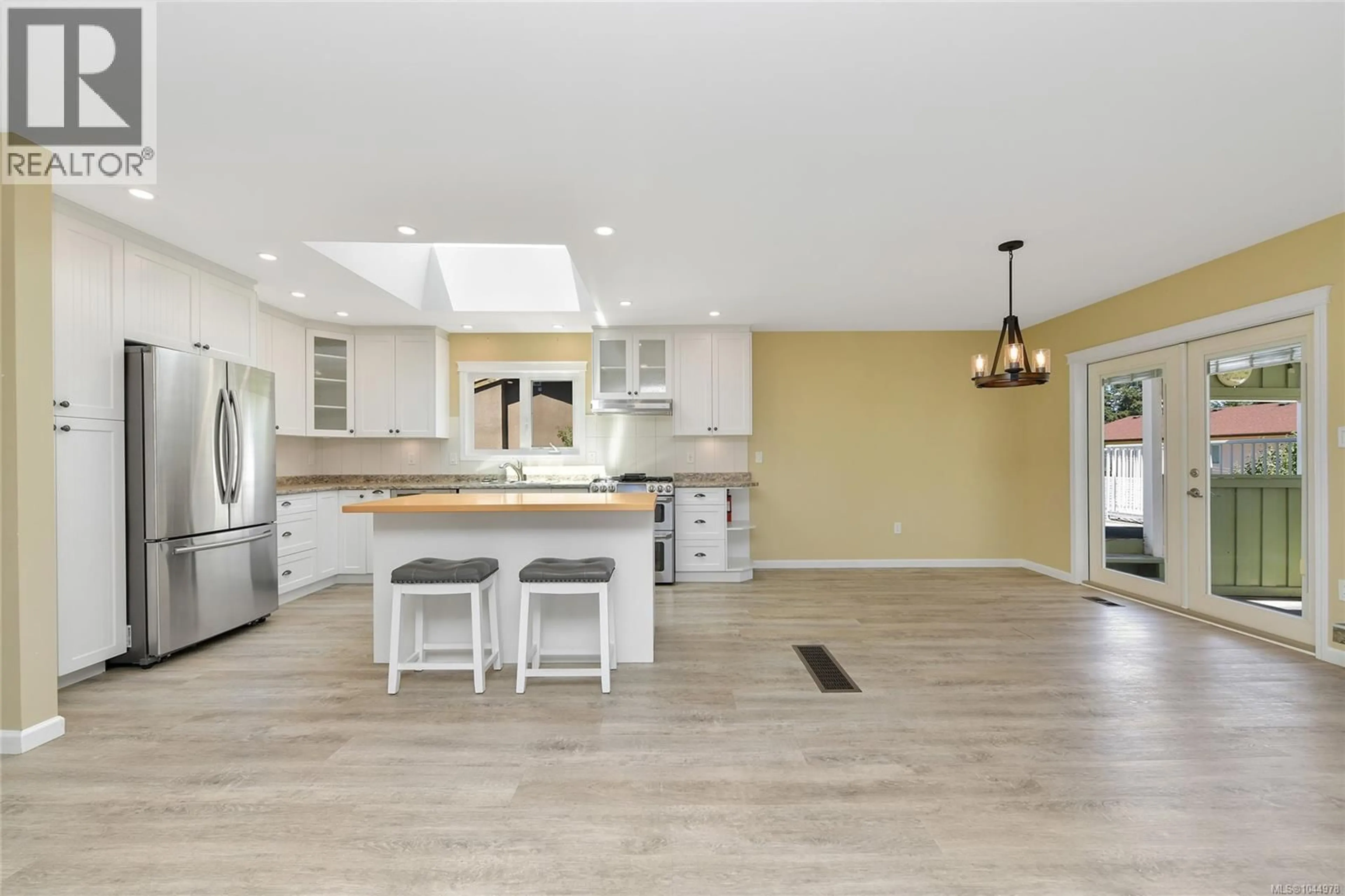 Open concept kitchen, unknown for 628 MOUNT VIEW AVENUE, Colwood British Columbia V9B2B5