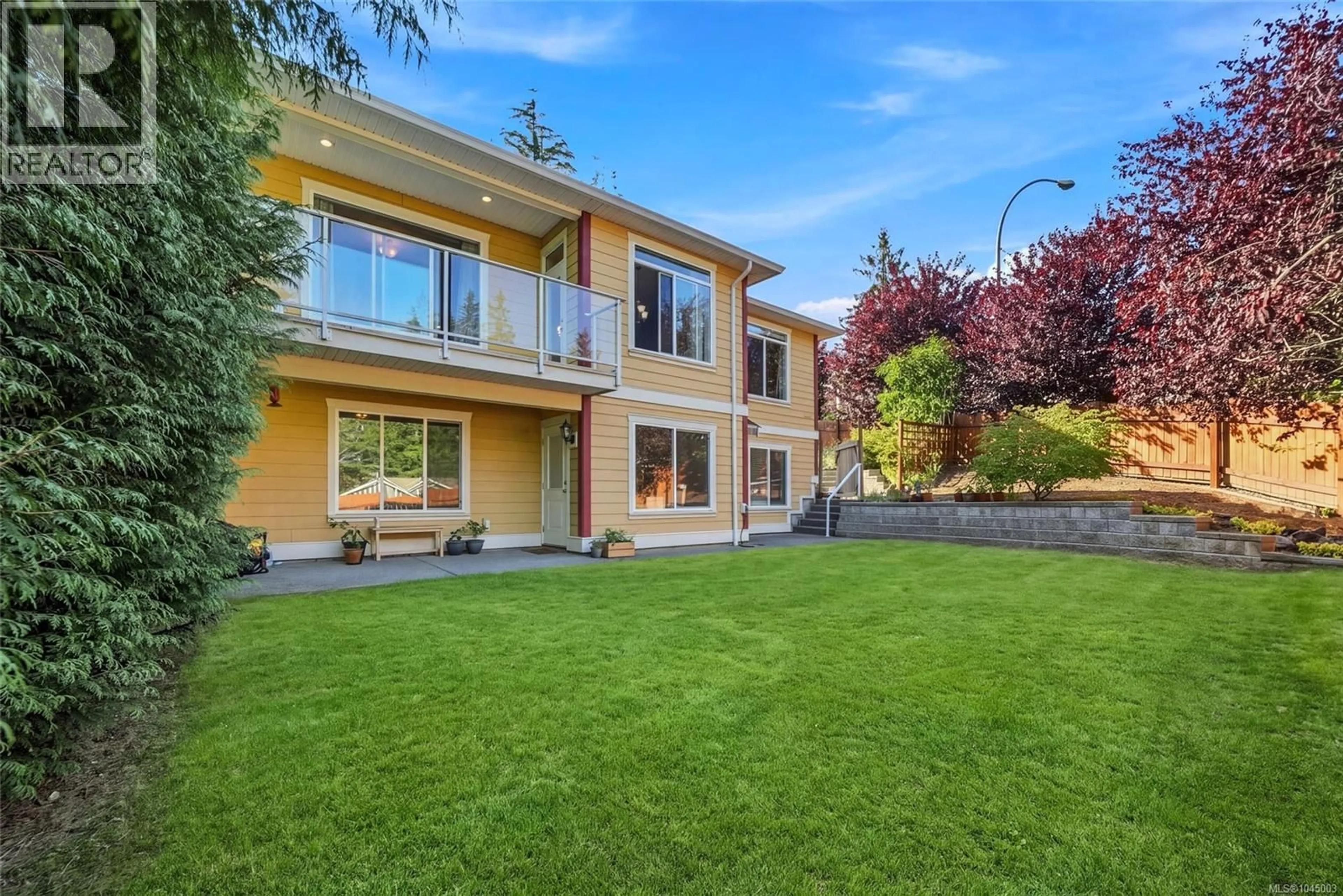 A pic from outside/outdoor area/front of a property/back of a property/a pic from drone, unknown for 341 SUNNY DRIVE, Nanaimo British Columbia V9T0C3
