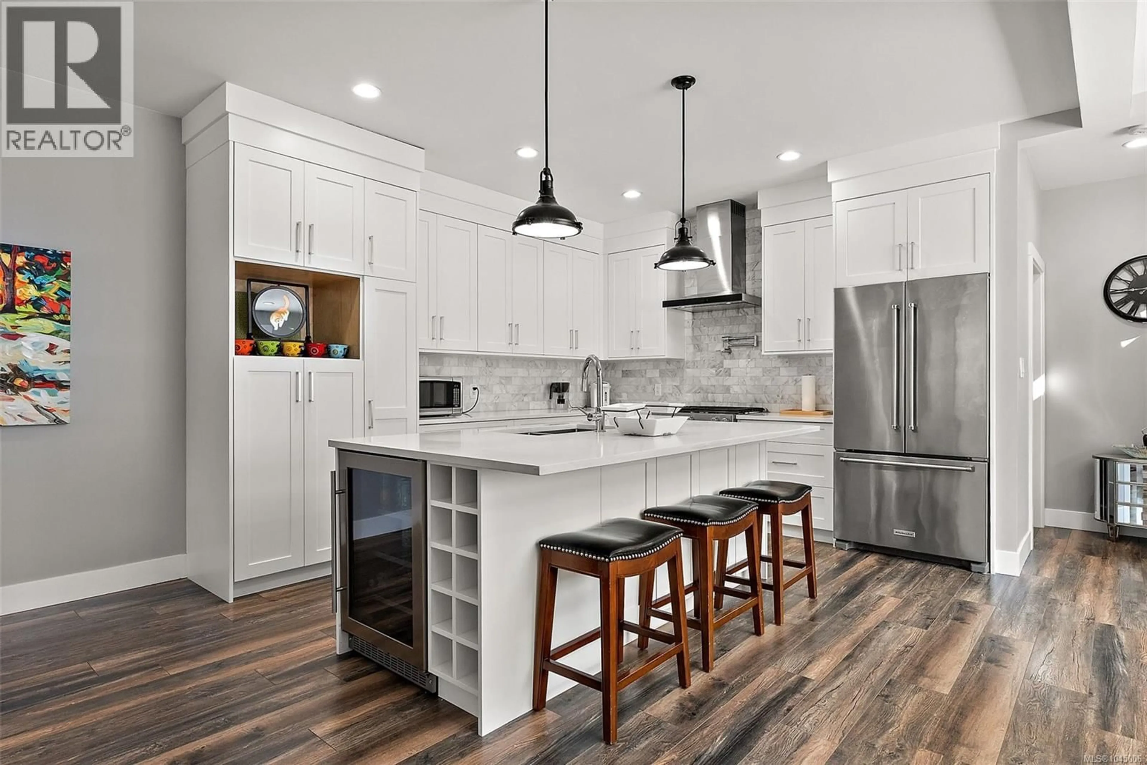 Contemporary kitchen, unknown for 1040 JENKINS AVENUE, Langford British Columbia V9B2N7