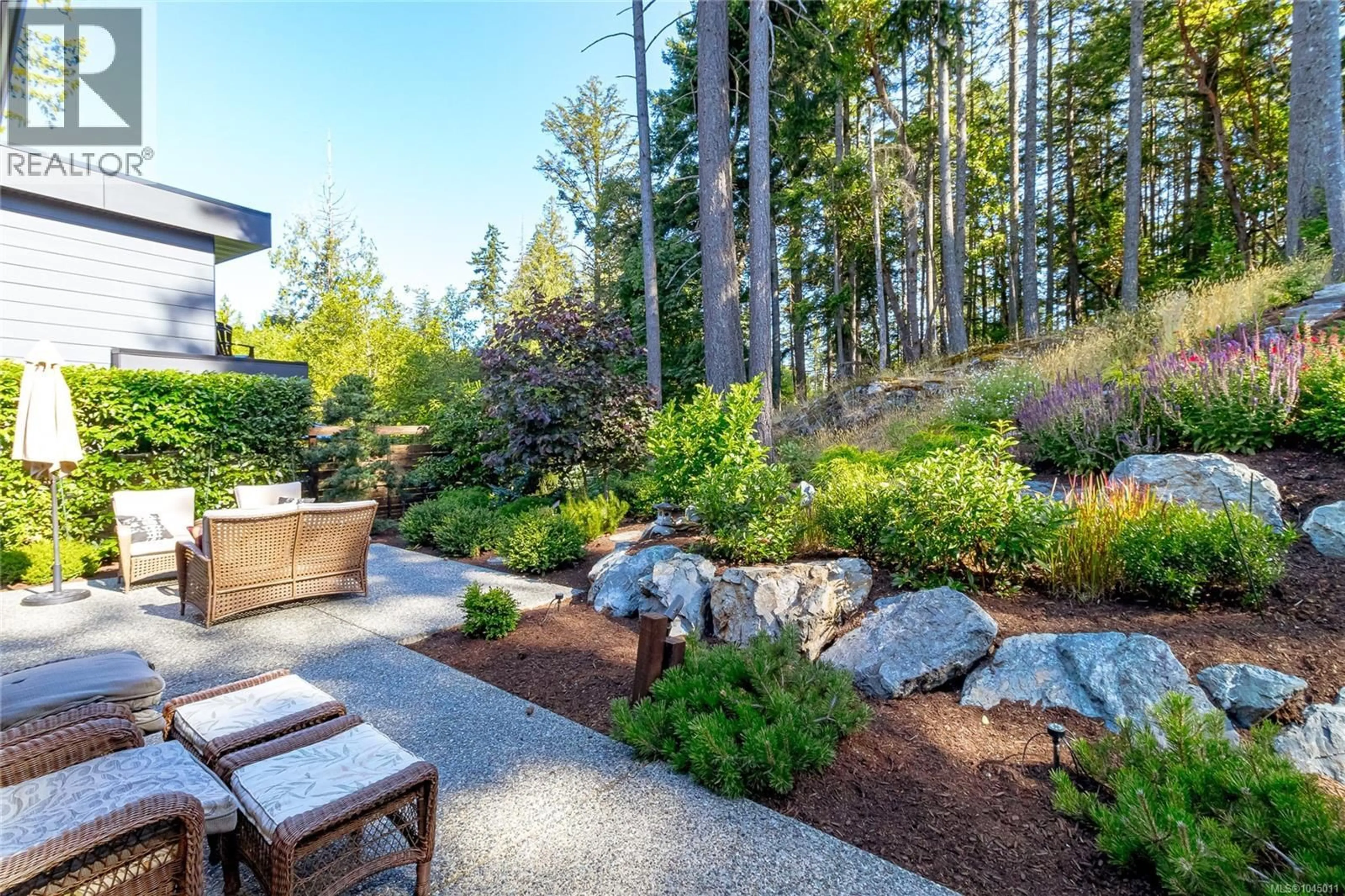 Patio, forest/trees view for 3845 GLEN OAKS DRIVE, Nanaimo British Columbia V9T0G8