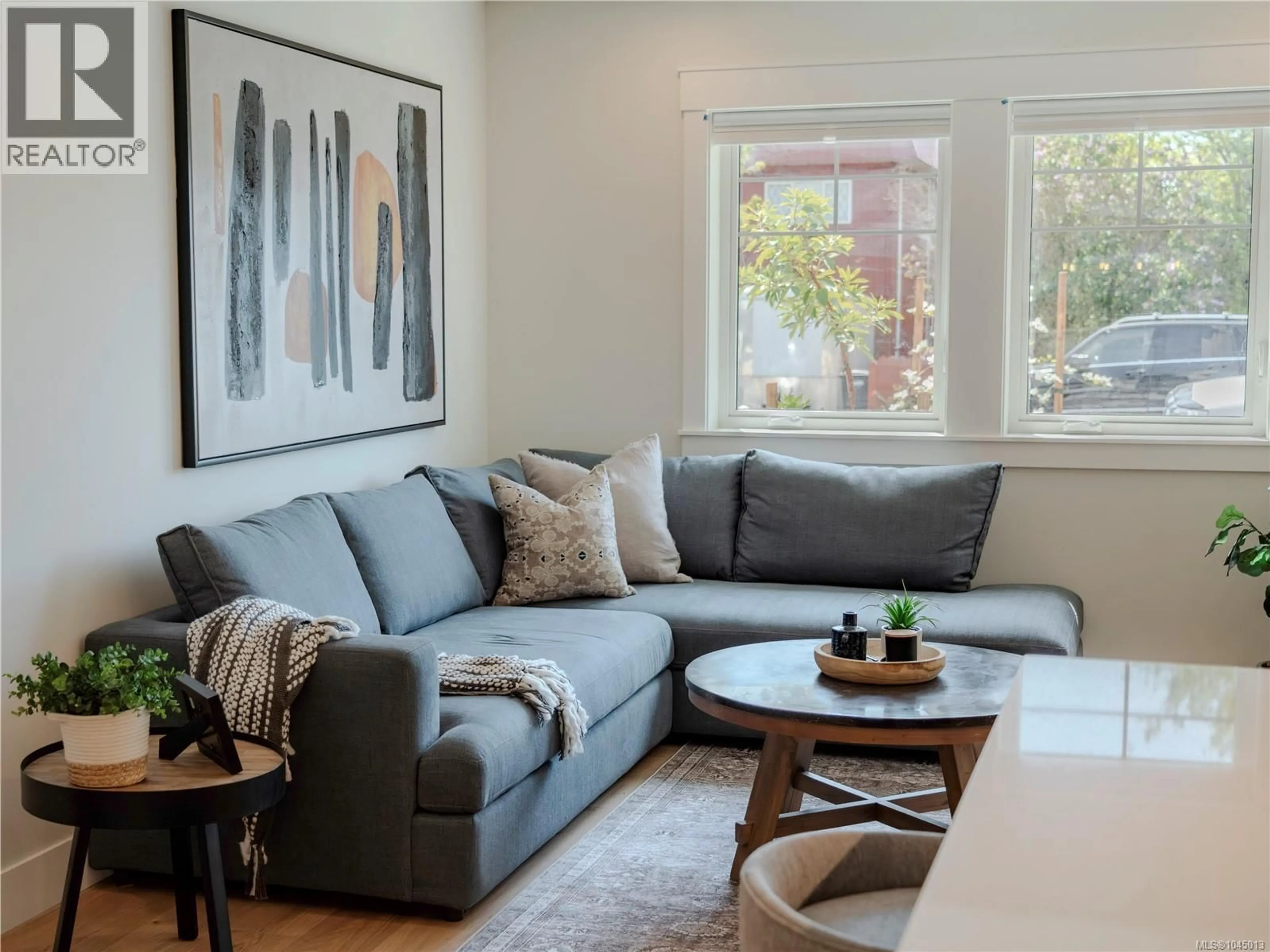 Living room with furniture, unknown for 3 - 1830 ALLENBY STREET, Saanich British Columbia V8R3B7