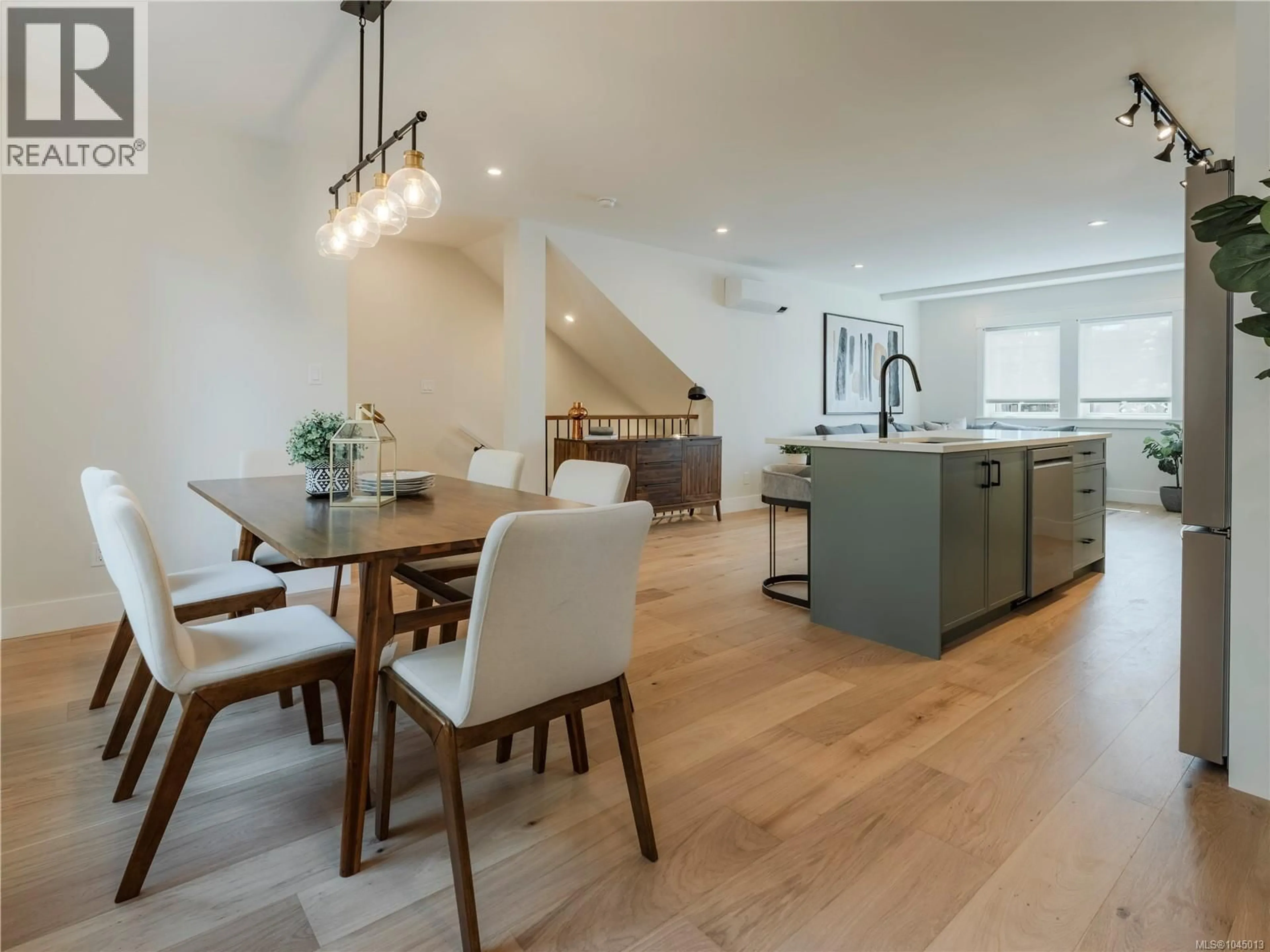 Open concept kitchen, wood/laminate floor for 3 - 1830 ALLENBY STREET, Saanich British Columbia V8R3B7
