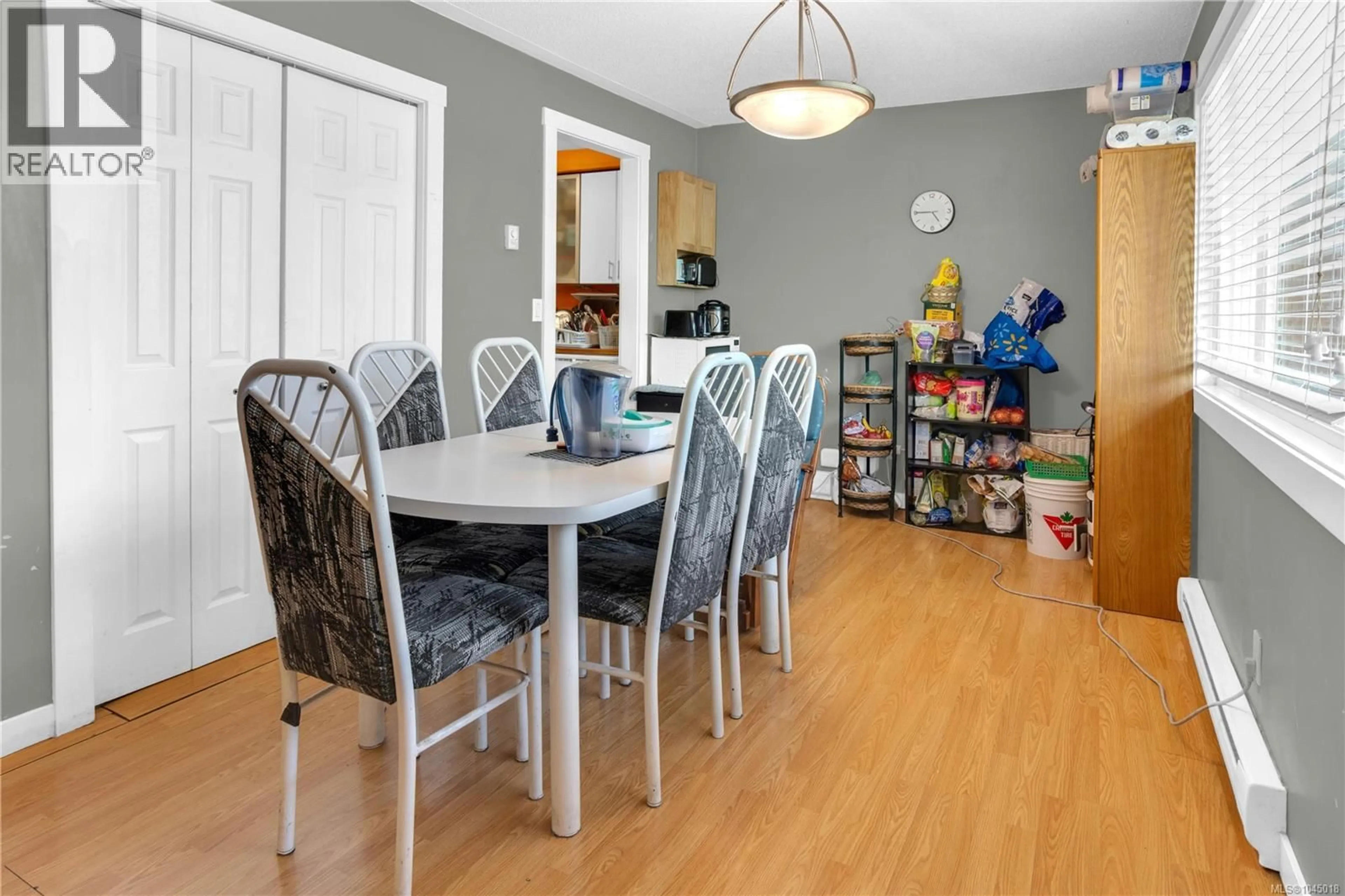 Dining room, wood/laminate floor for 31 - 285 HAREWOOD ROAD, Nanaimo British Columbia V9R2Z1