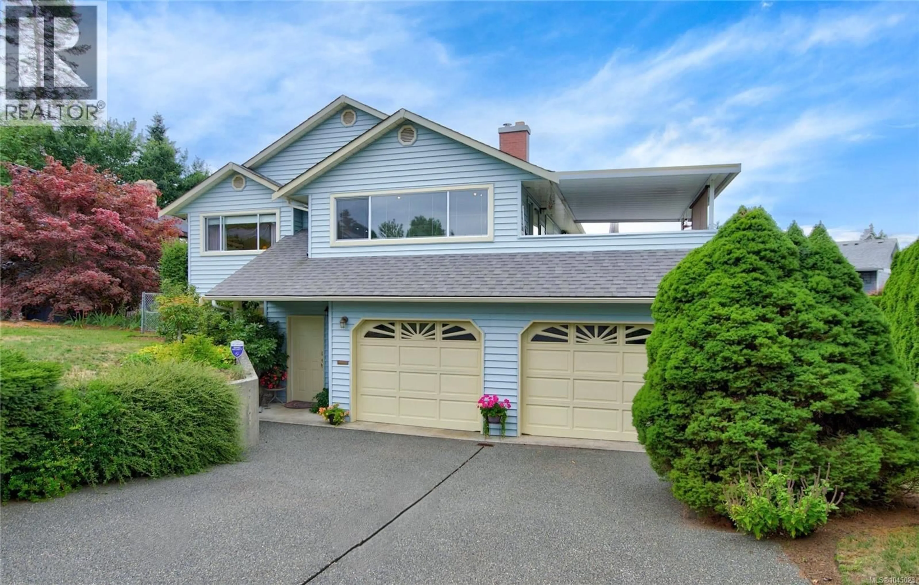 Home with vinyl exterior material, street for 356 REES ROAD, Courtenay British Columbia V9N6B9
