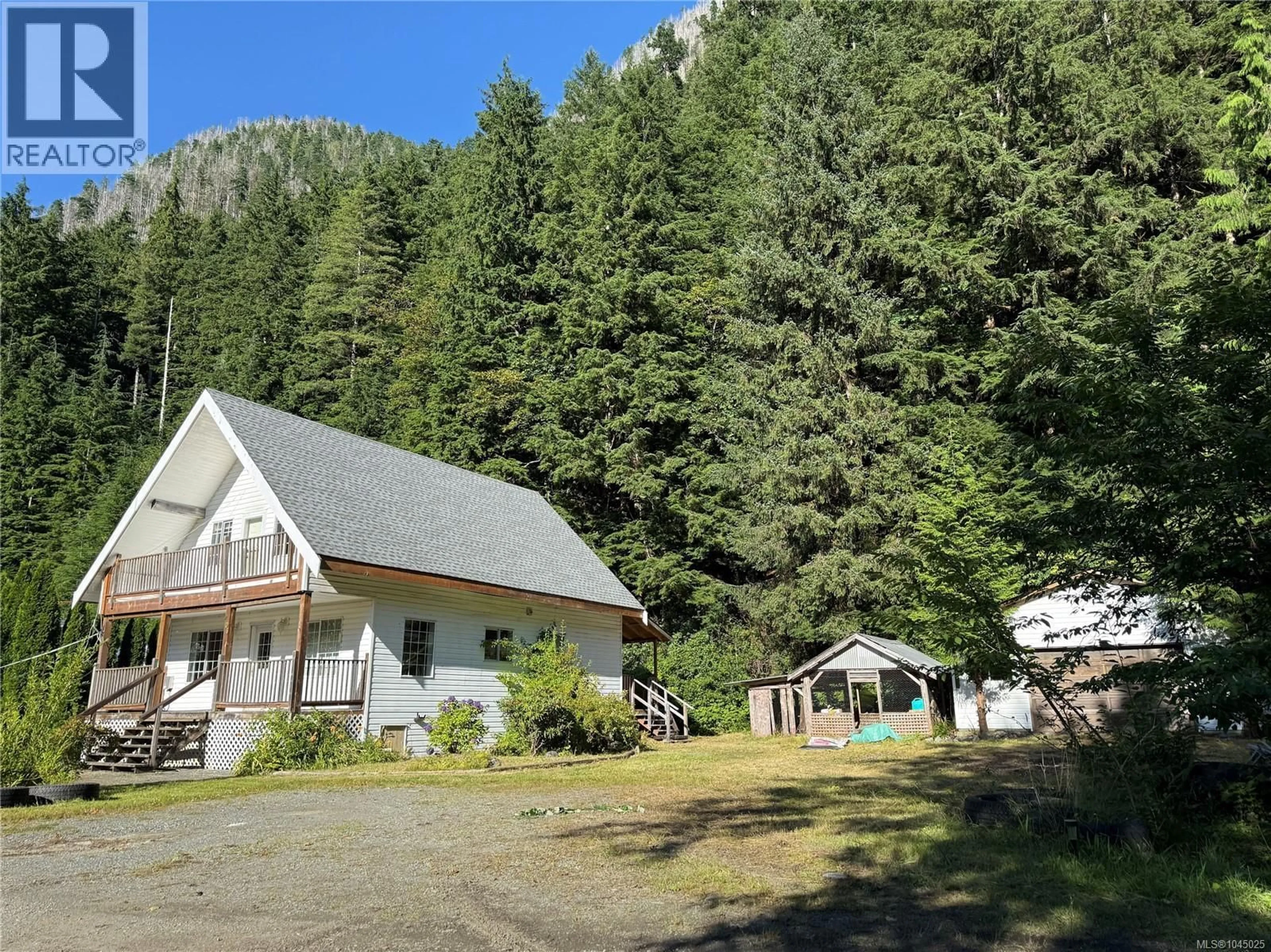 A pic from outside/outdoor area/front of a property/back of a property/a pic from drone, mountain view for 406 FERRIS ROAD, Zeballos British Columbia V0P2A0