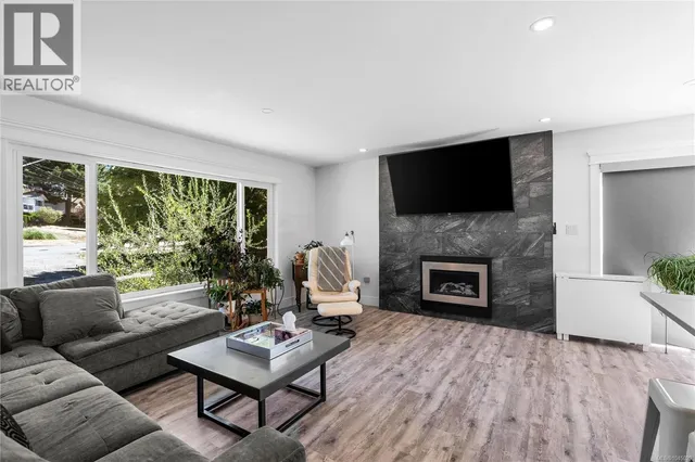 619 SANDRA PLACE, Langford 5
