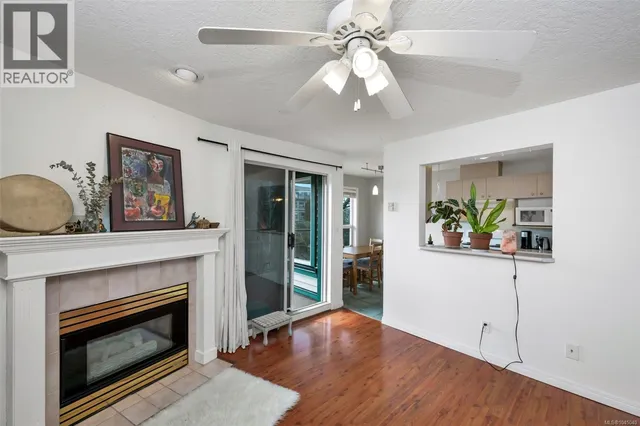 212 - 899 DARWIN AVENUE, Saanich 5
