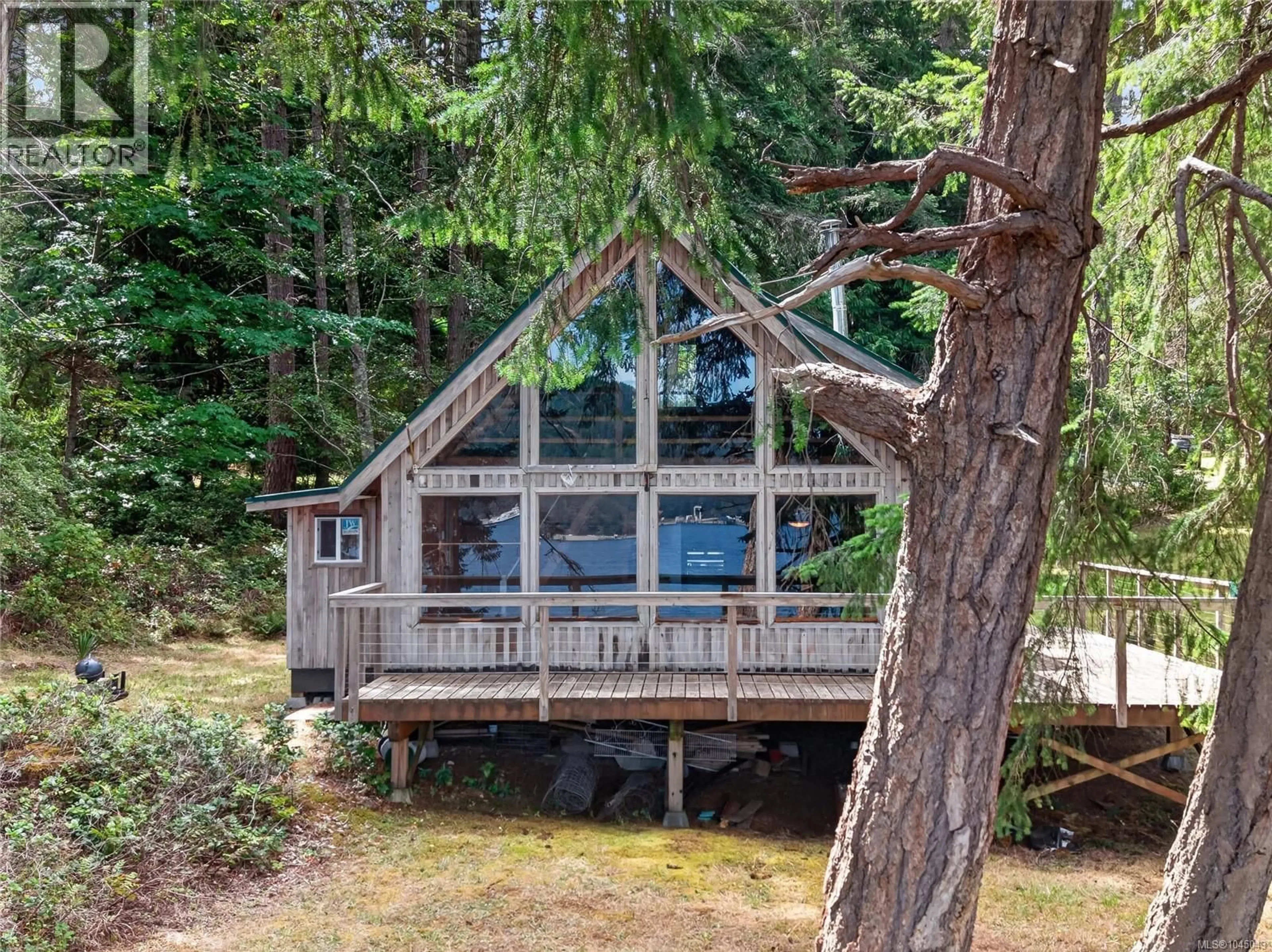 Home with vinyl exterior material, water/lake/river/ocean view for 5150 EAST ROAD, Denman Island British Columbia V0R1T0