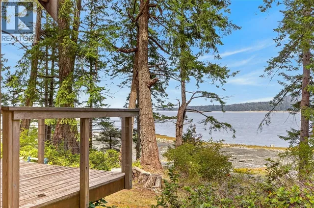 5150 EAST ROAD, Denman Island 5