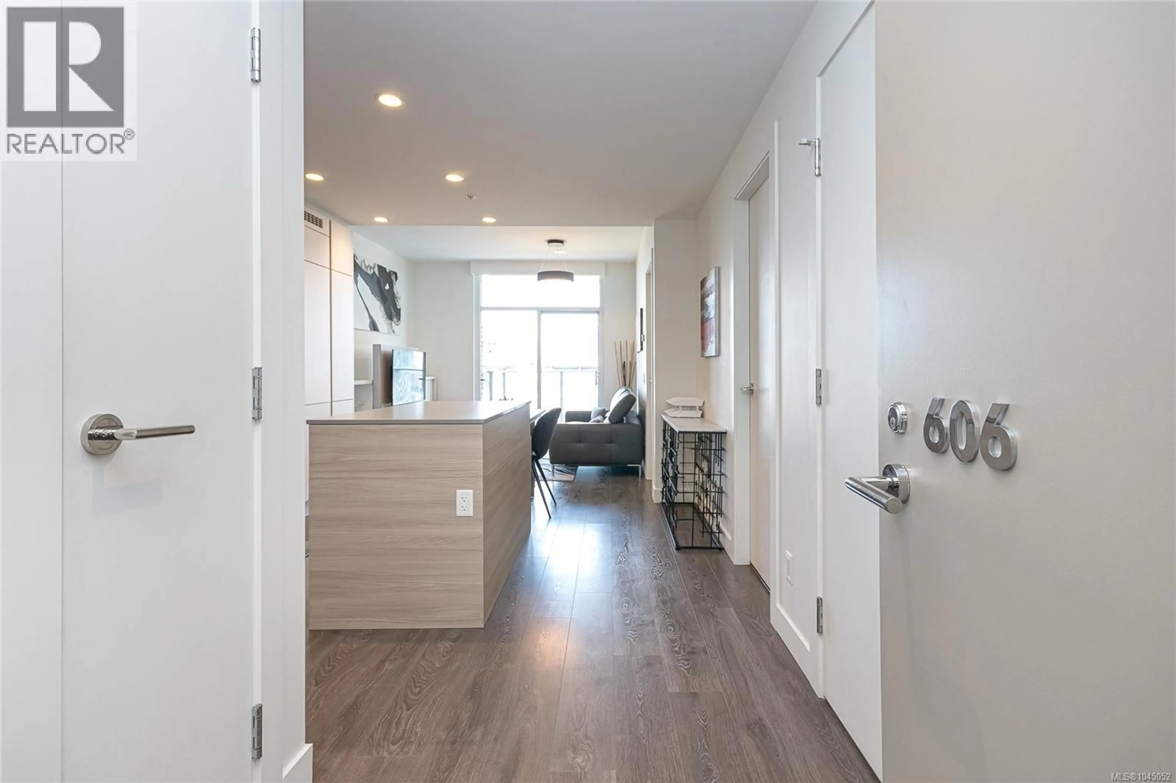 Indoor entryway for 606 - 60 SAGHALIE ROAD, Victoria British Columbia V9A0H1