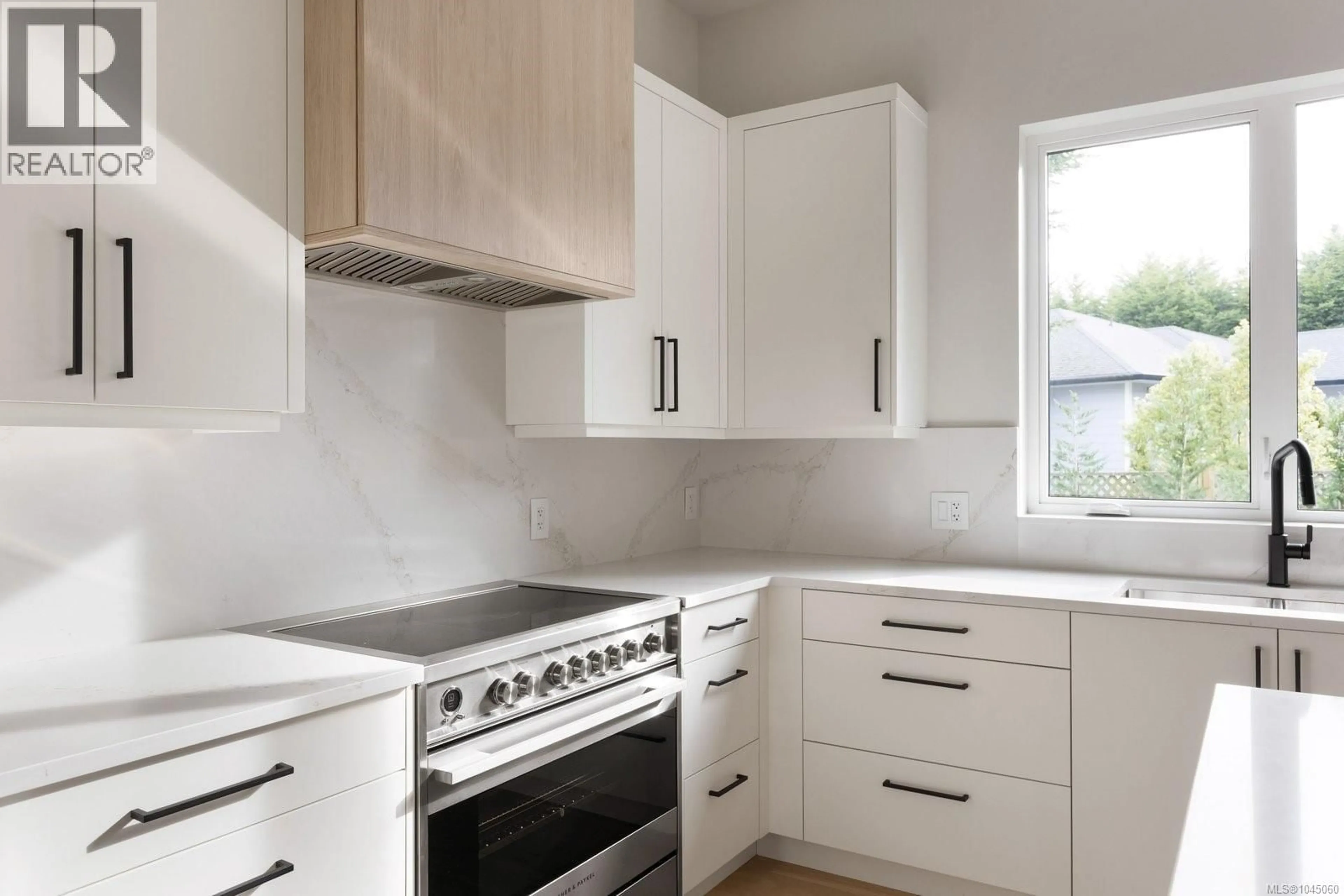 Standard kitchen, unknown for 2295 ADELA PLACE, Sidney British Columbia V8L1R2