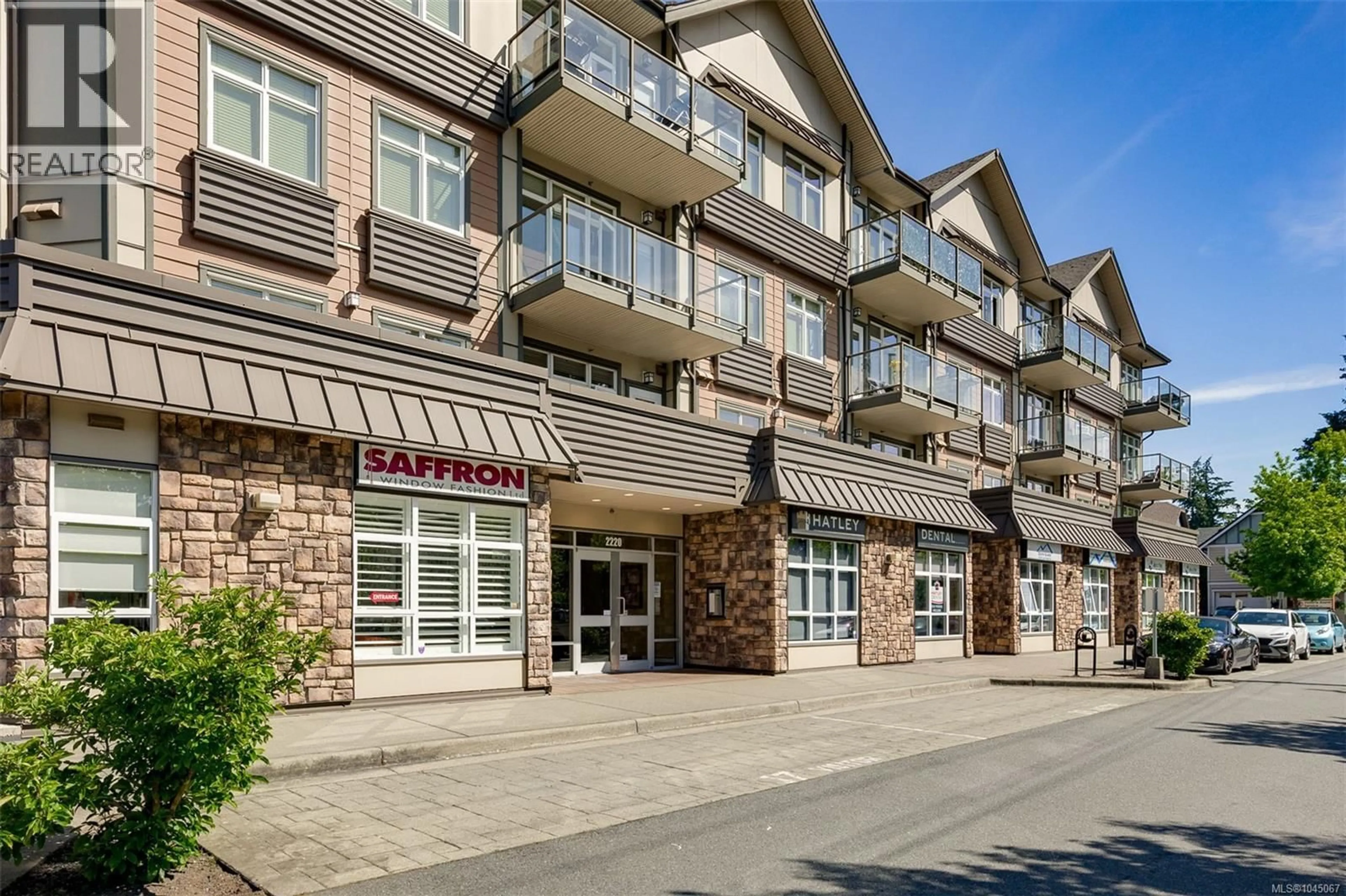Patio, building for 305 - 2220 SOOKE ROAD, Colwood British Columbia V9B0G9