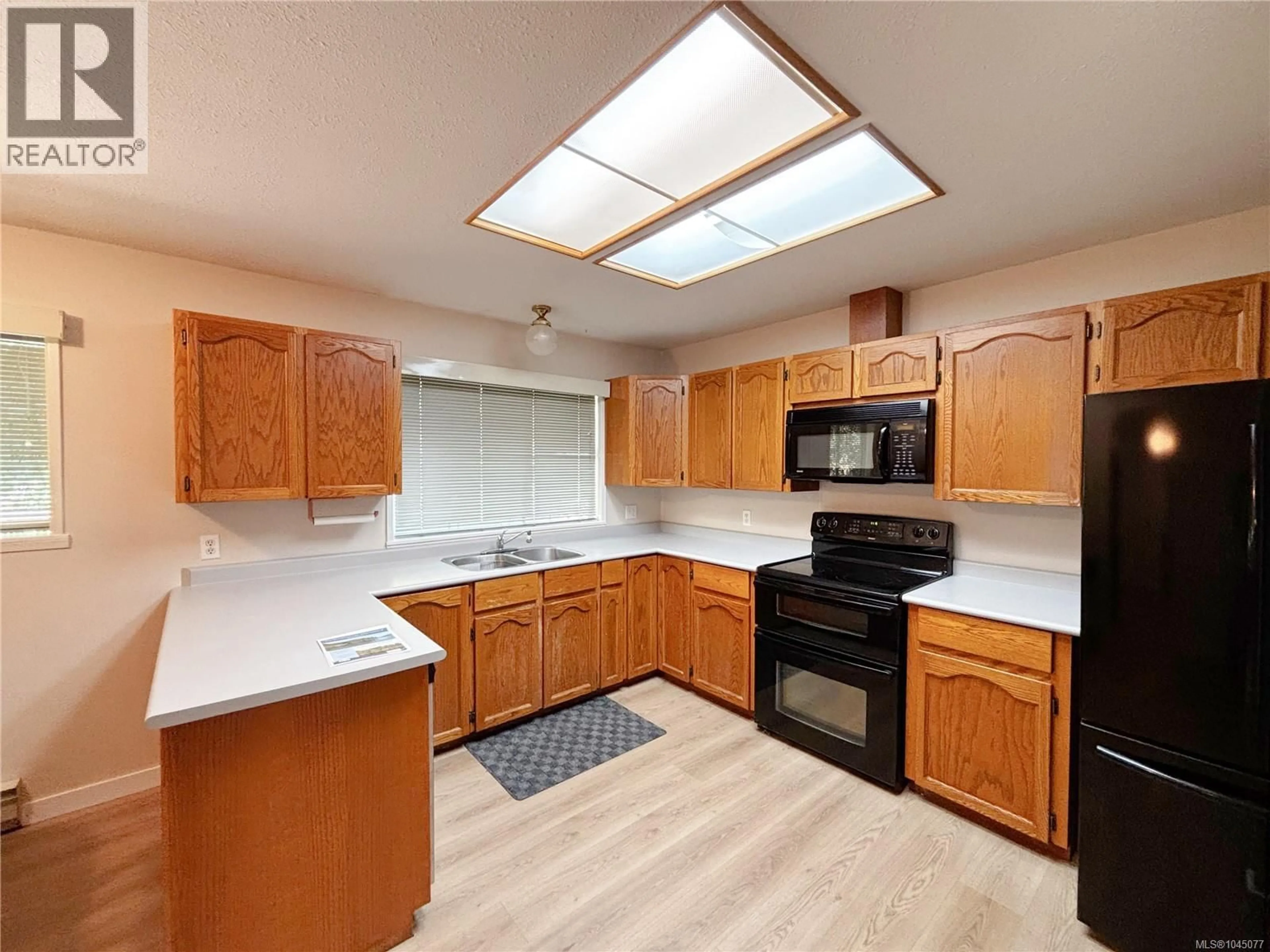 Standard kitchen, unknown for 352 NOOTKA DRIVE, Gold River British Columbia V0P1G0