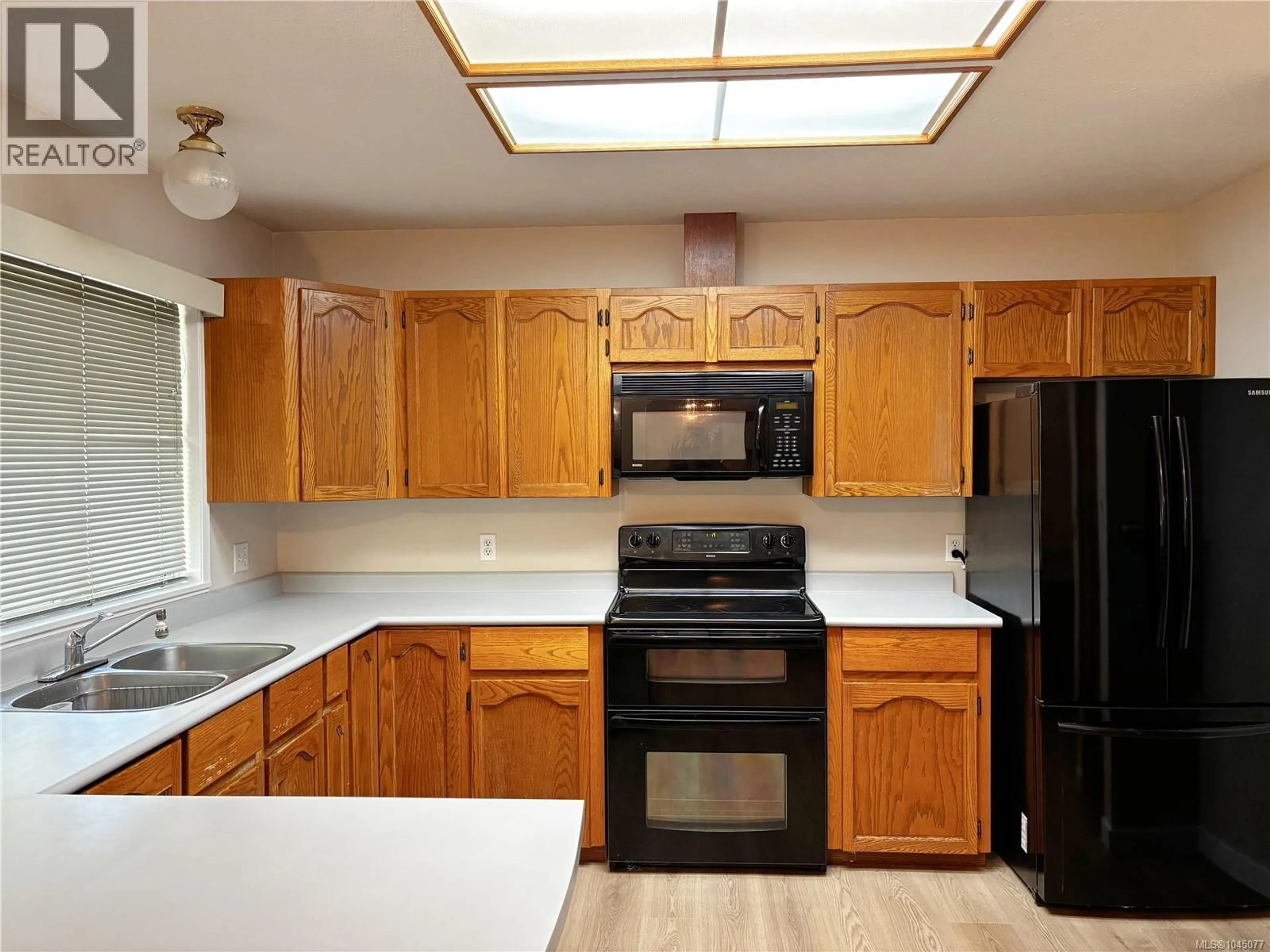 Standard kitchen, unknown for 352 NOOTKA DRIVE, Gold River British Columbia V0P1G0