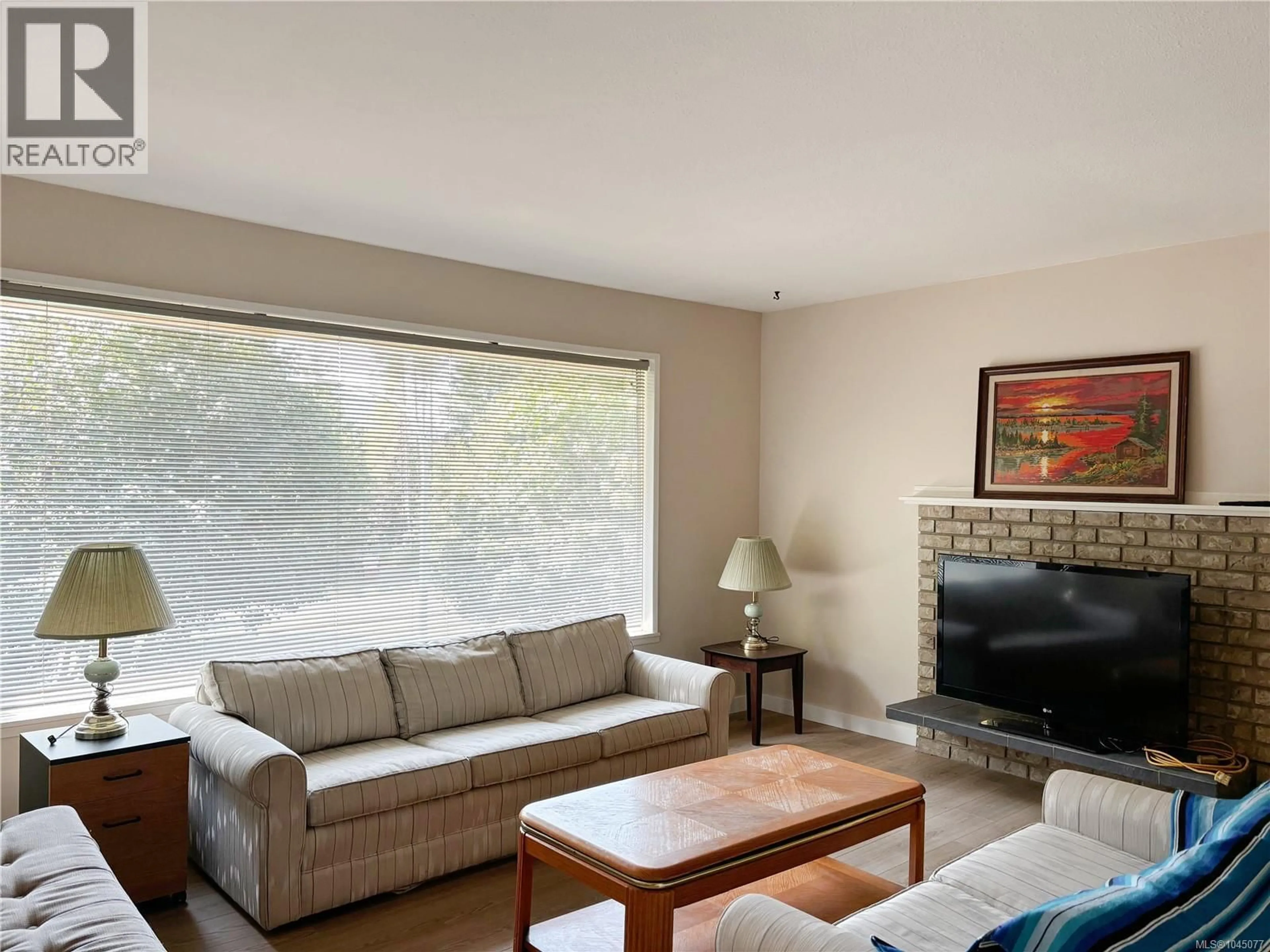 Living room with furniture, unknown for 352 NOOTKA DRIVE, Gold River British Columbia V0P1G0