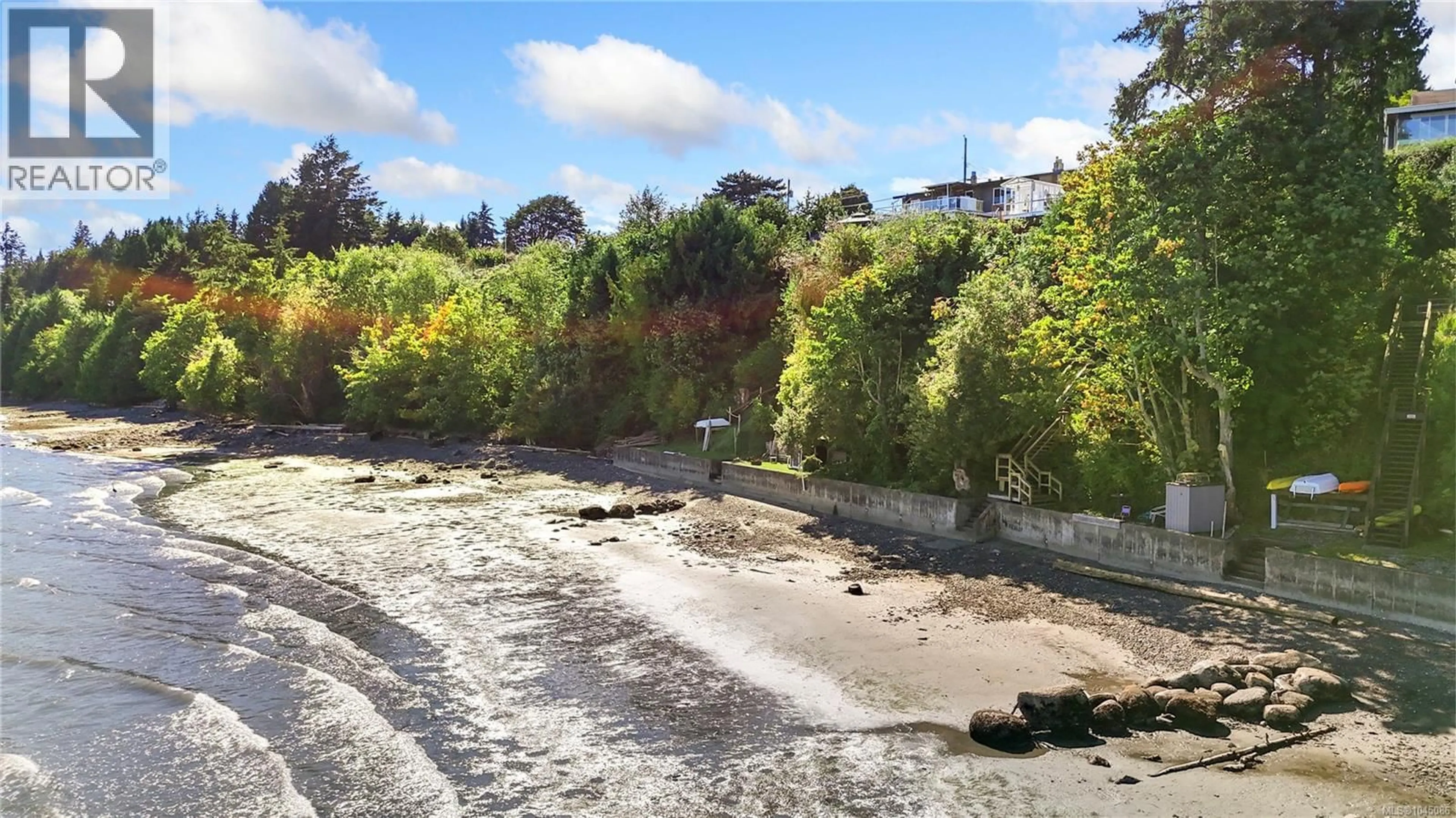 A pic from outside/outdoor area/front of a property/back of a property/a pic from drone, water/lake/river/ocean view for 3632 SEAVIEW CRESCENT, Saltair British Columbia V9G2A1