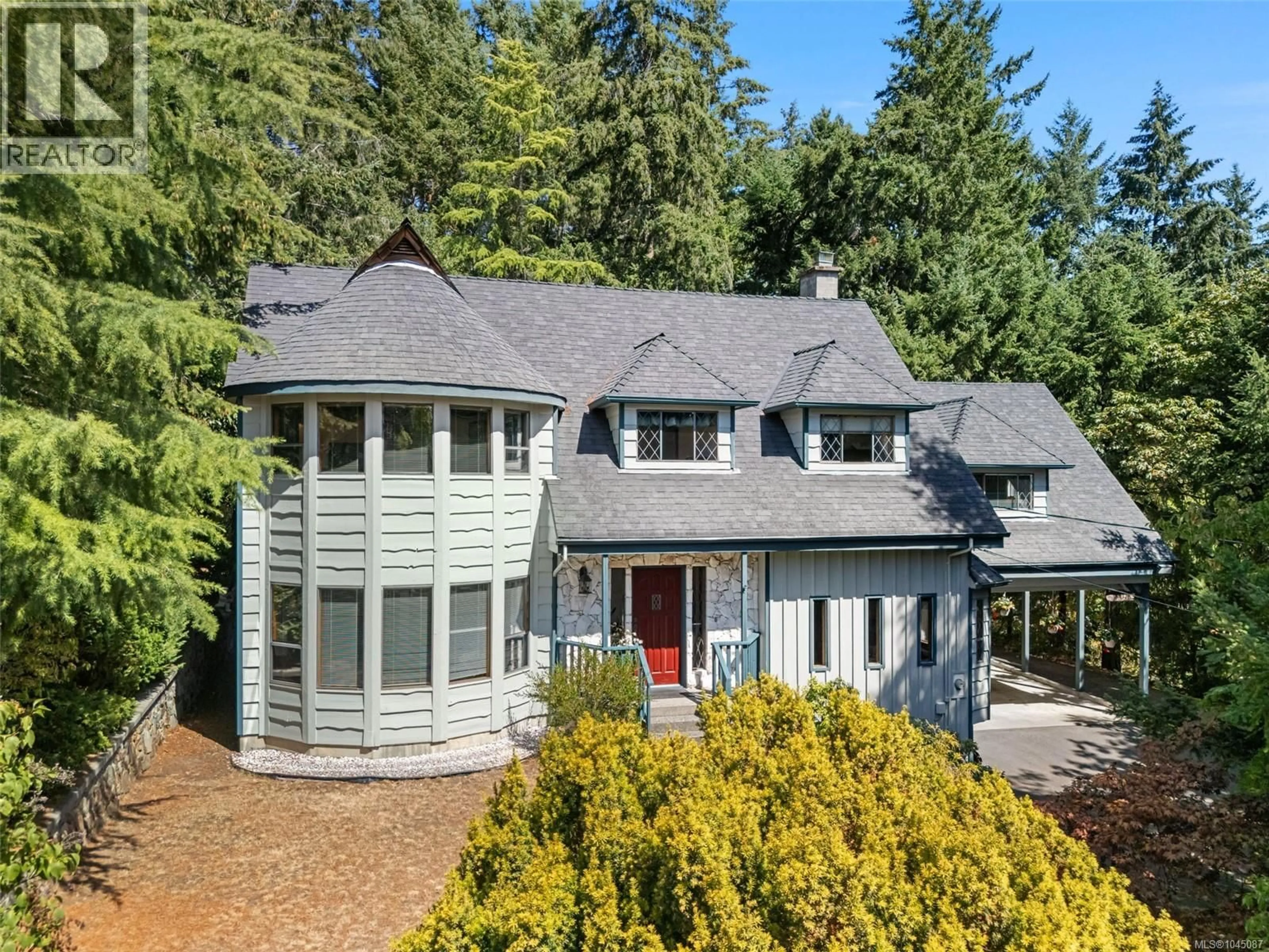 A pic from outside/outdoor area/front of a property/back of a property/a pic from drone, unknown for 2159 WILDWOOD DRIVE, Duncan British Columbia V9L5V7