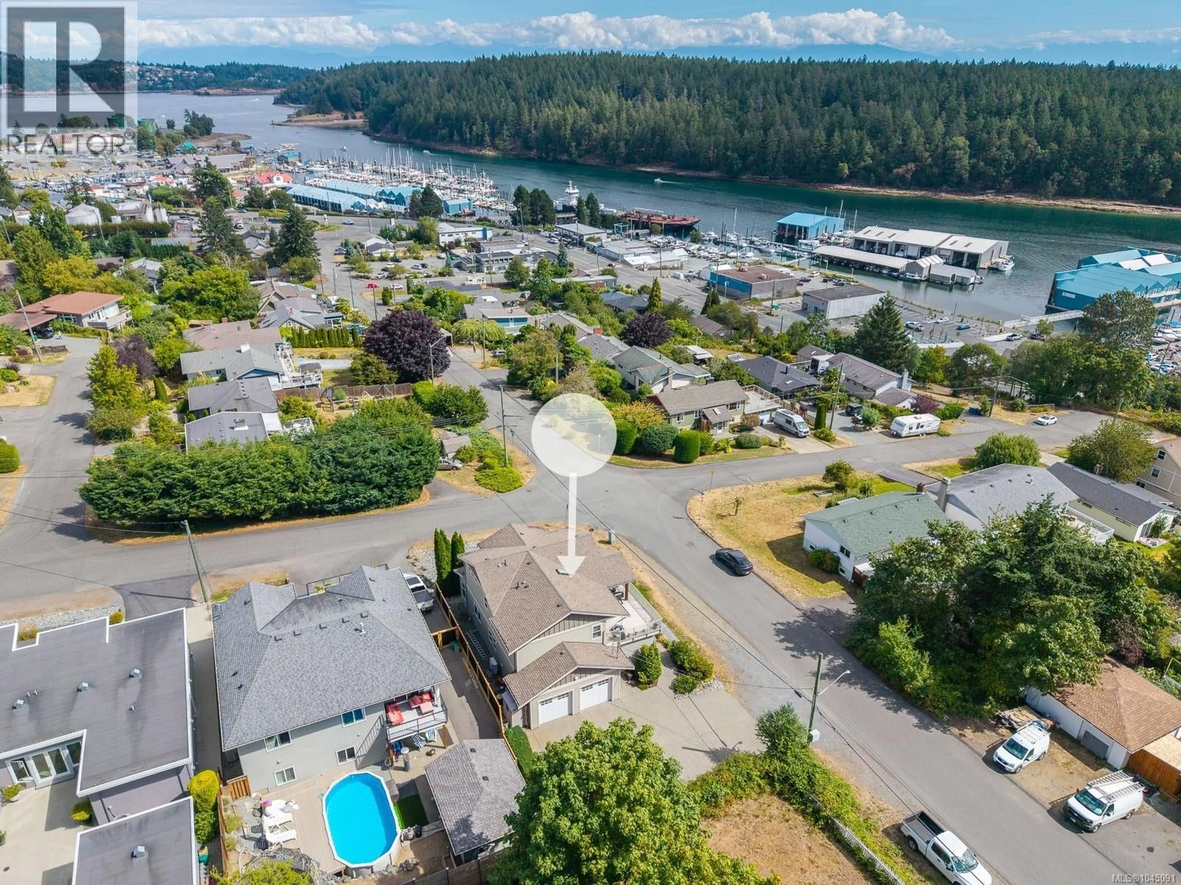 A pic from outside/outdoor area/front of a property/back of a property/a pic from drone, water/lake/river/ocean view for 1251 DISCOVERY AVENUE, Nanaimo British Columbia V9S4B3