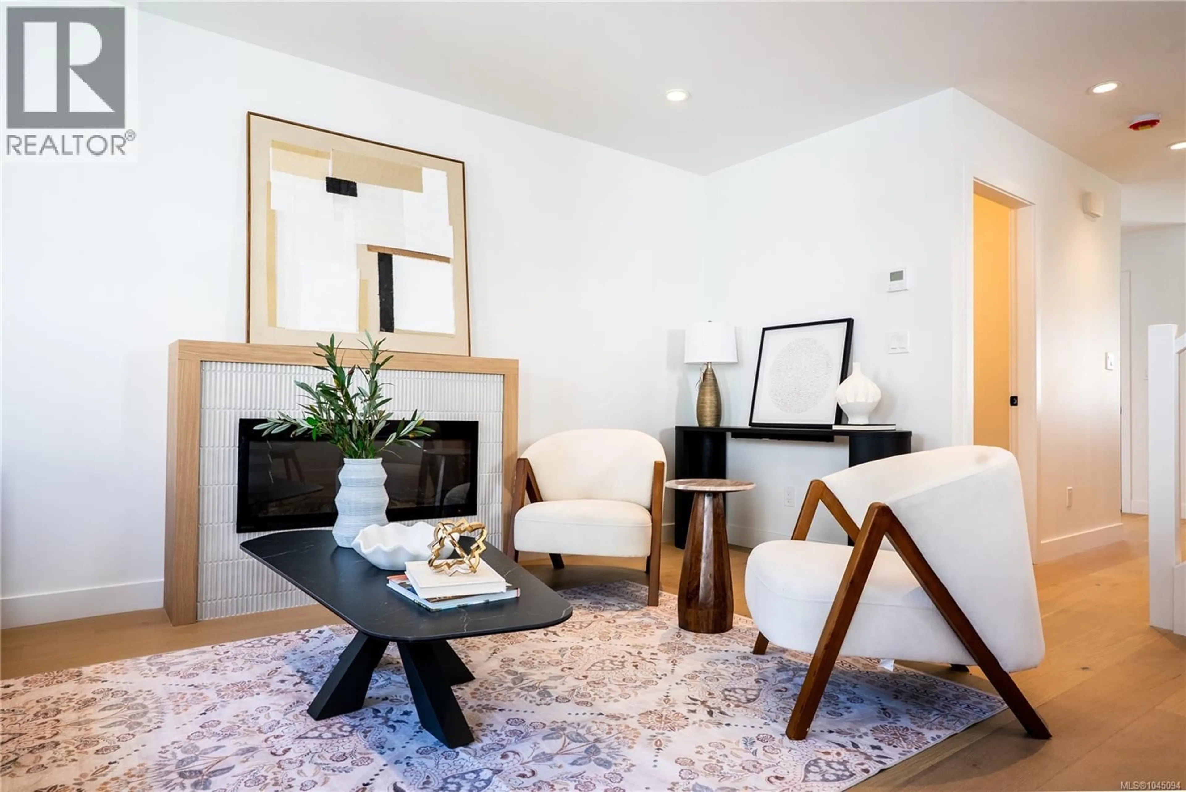 Living room with furniture, unknown for U4 - 3907 CEDAR HILL ROAD, Saanich British Columbia V8P3Z8